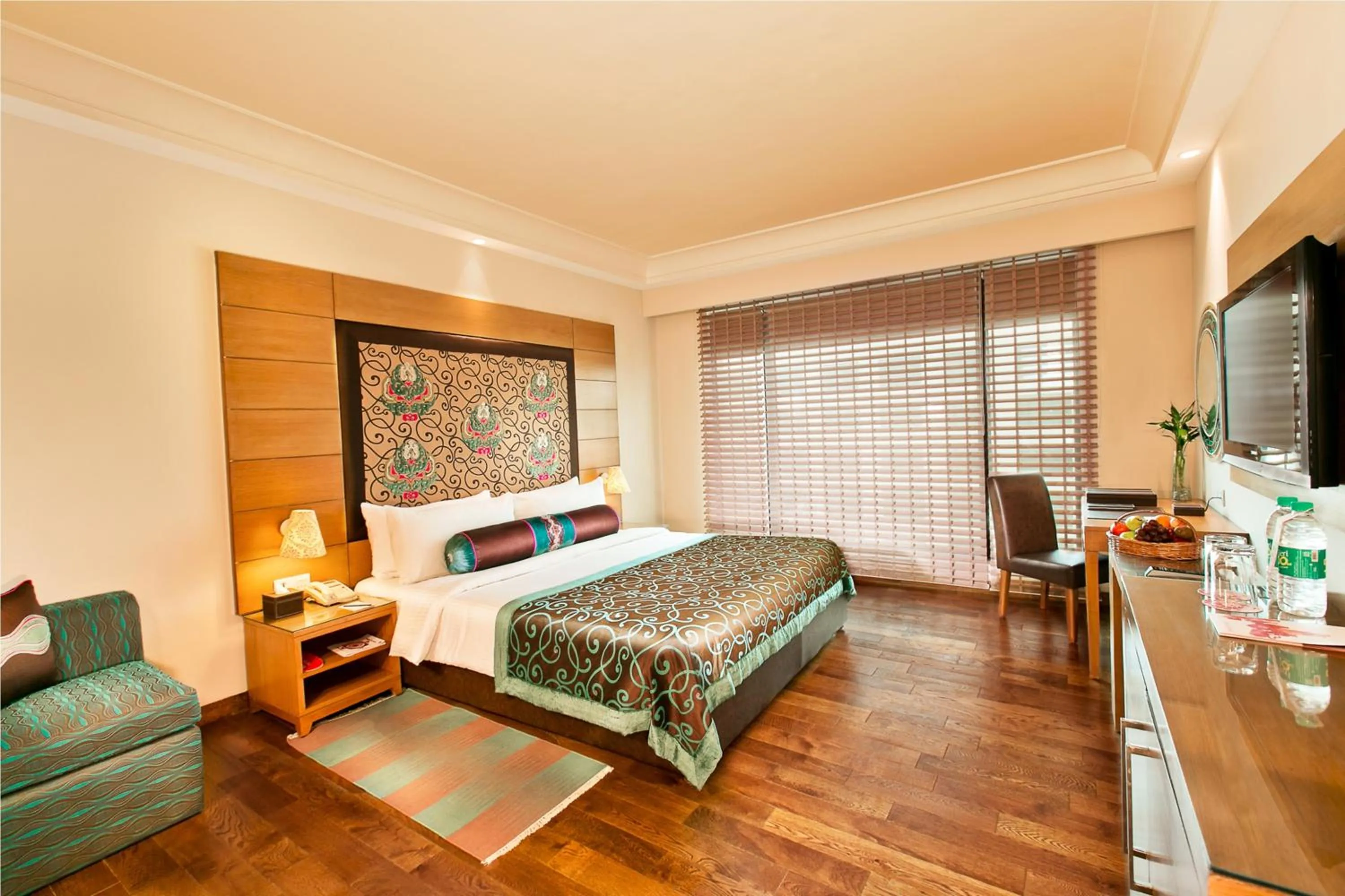 Photo of the whole room, Bed in The Lalit Jaipur