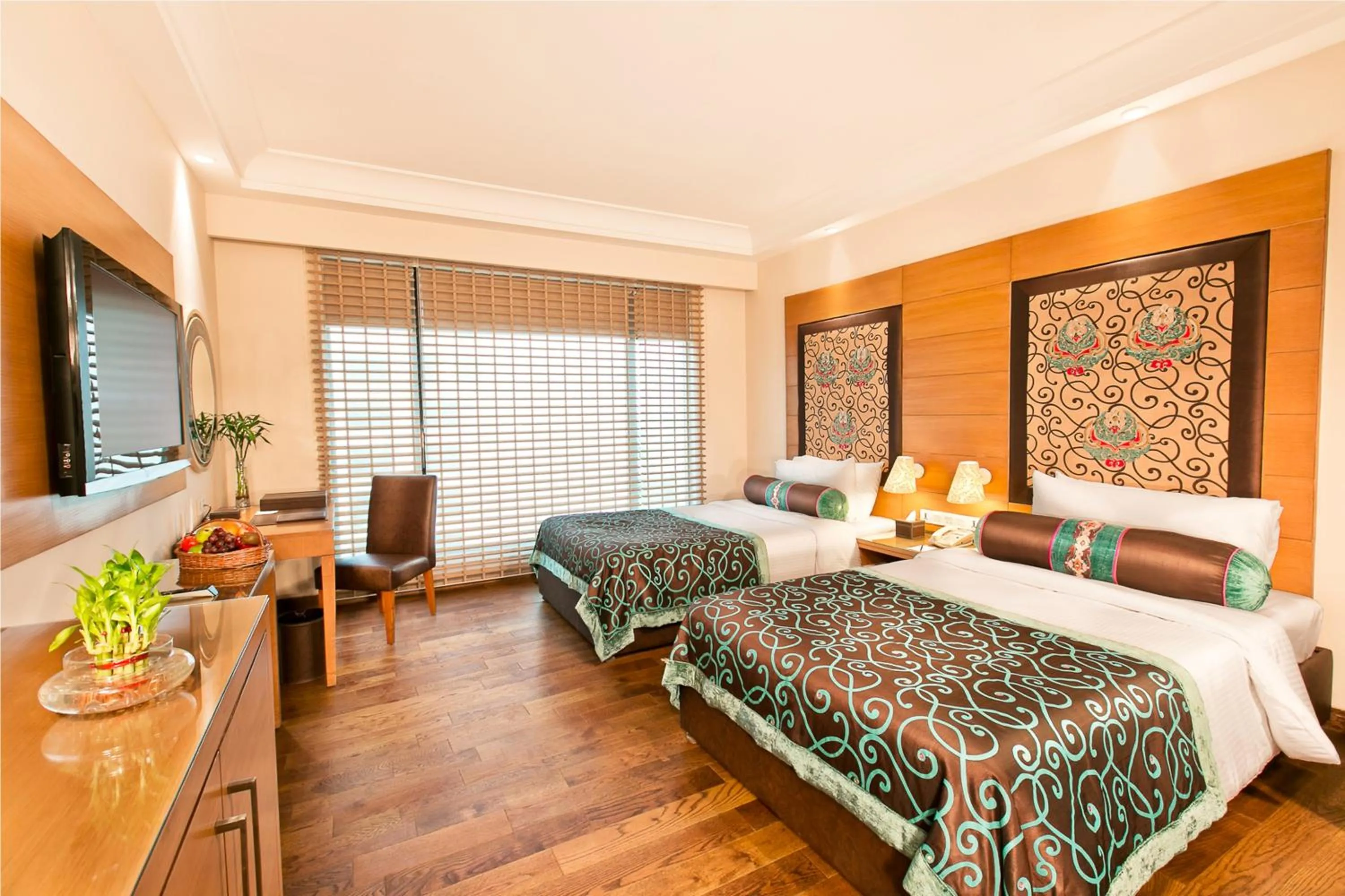 Photo of the whole room, Bed in The Lalit Jaipur