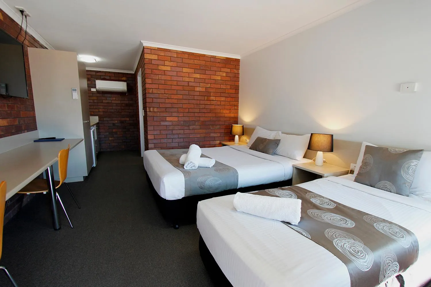 Photo of the whole room, Bed in Blue Shades Motel