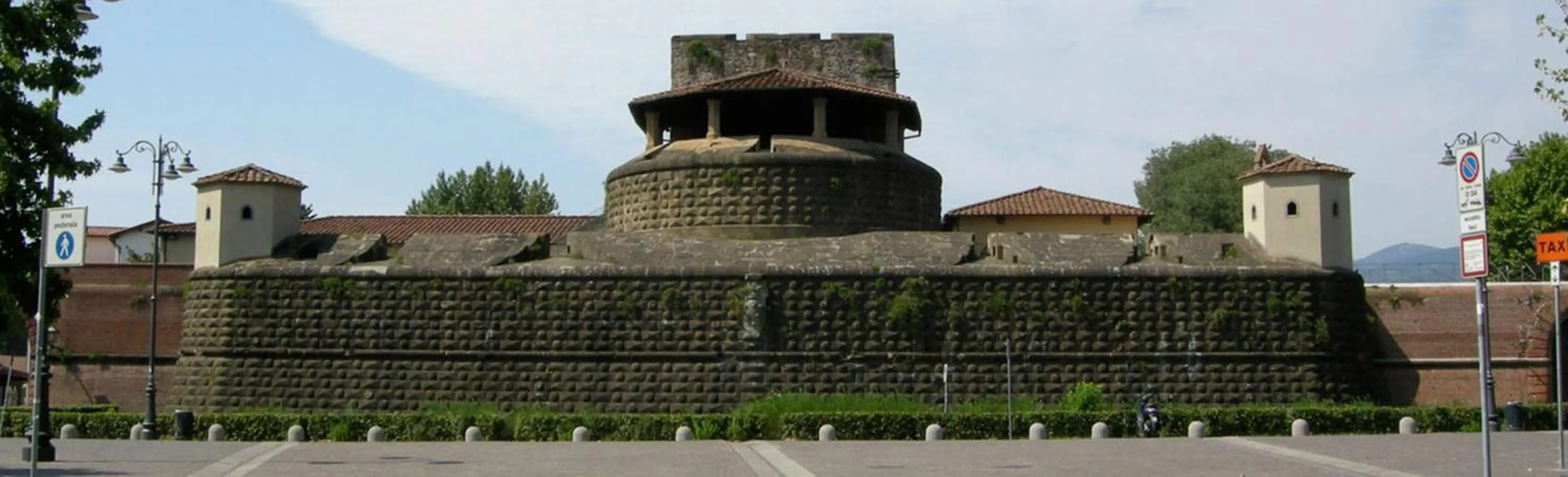 Property building in Florence Fortezza Apartment