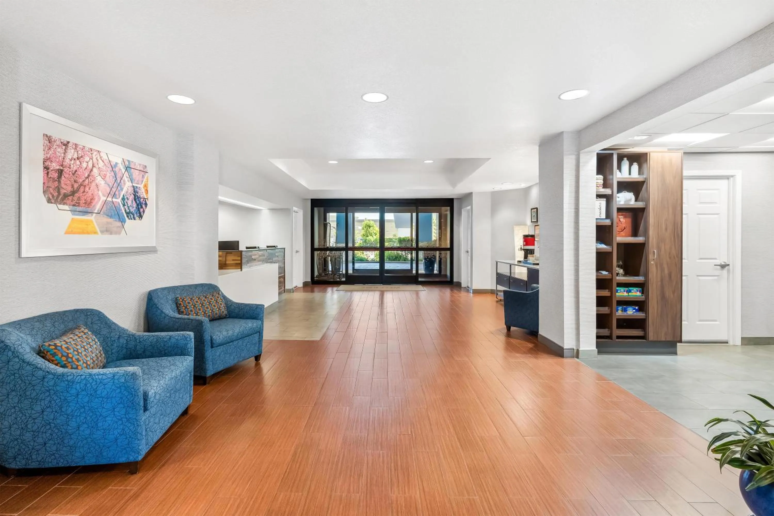 Lobby or reception in Hampton Inn & Suites Lathrop