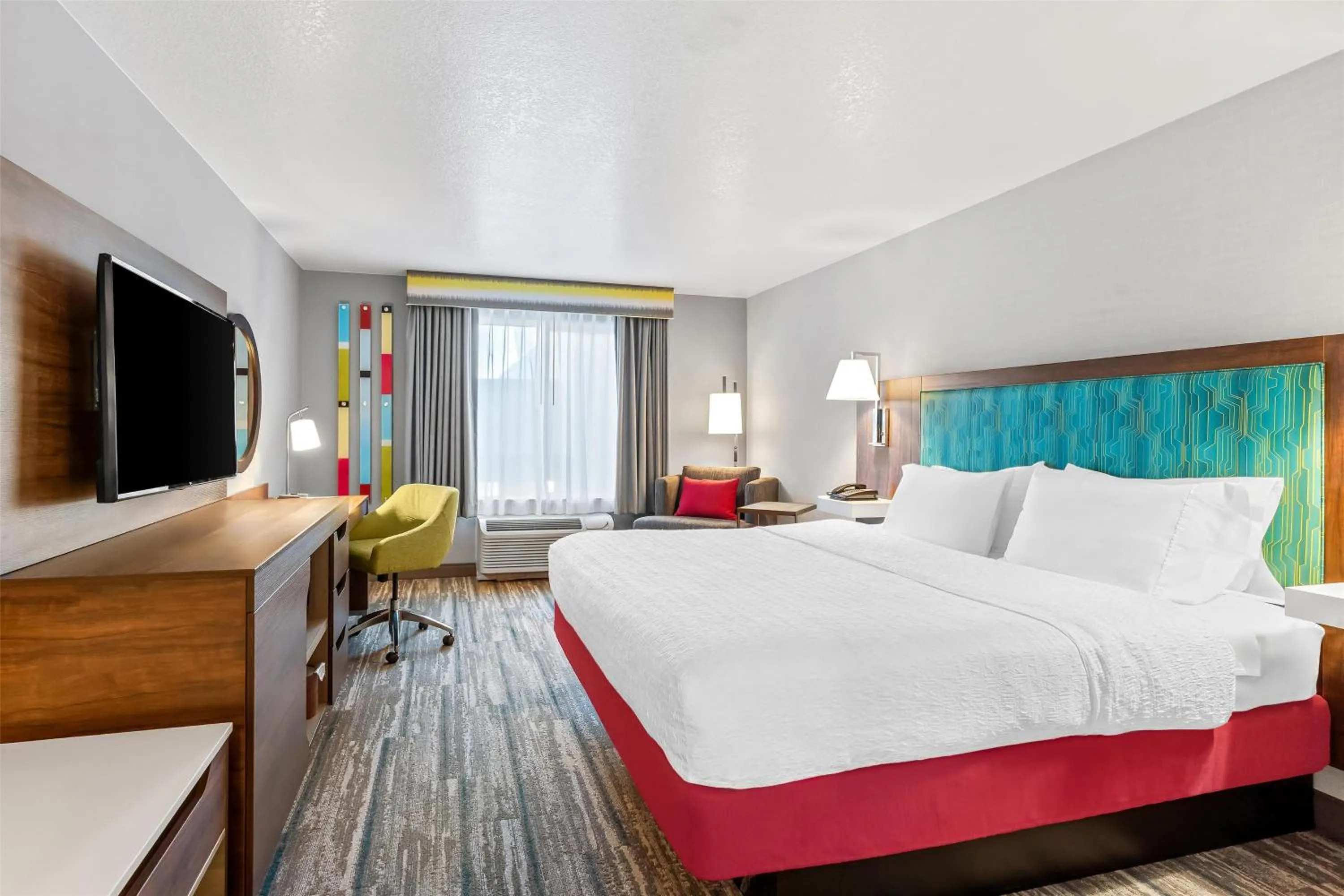 Bed in Hampton Inn & Suites Lathrop