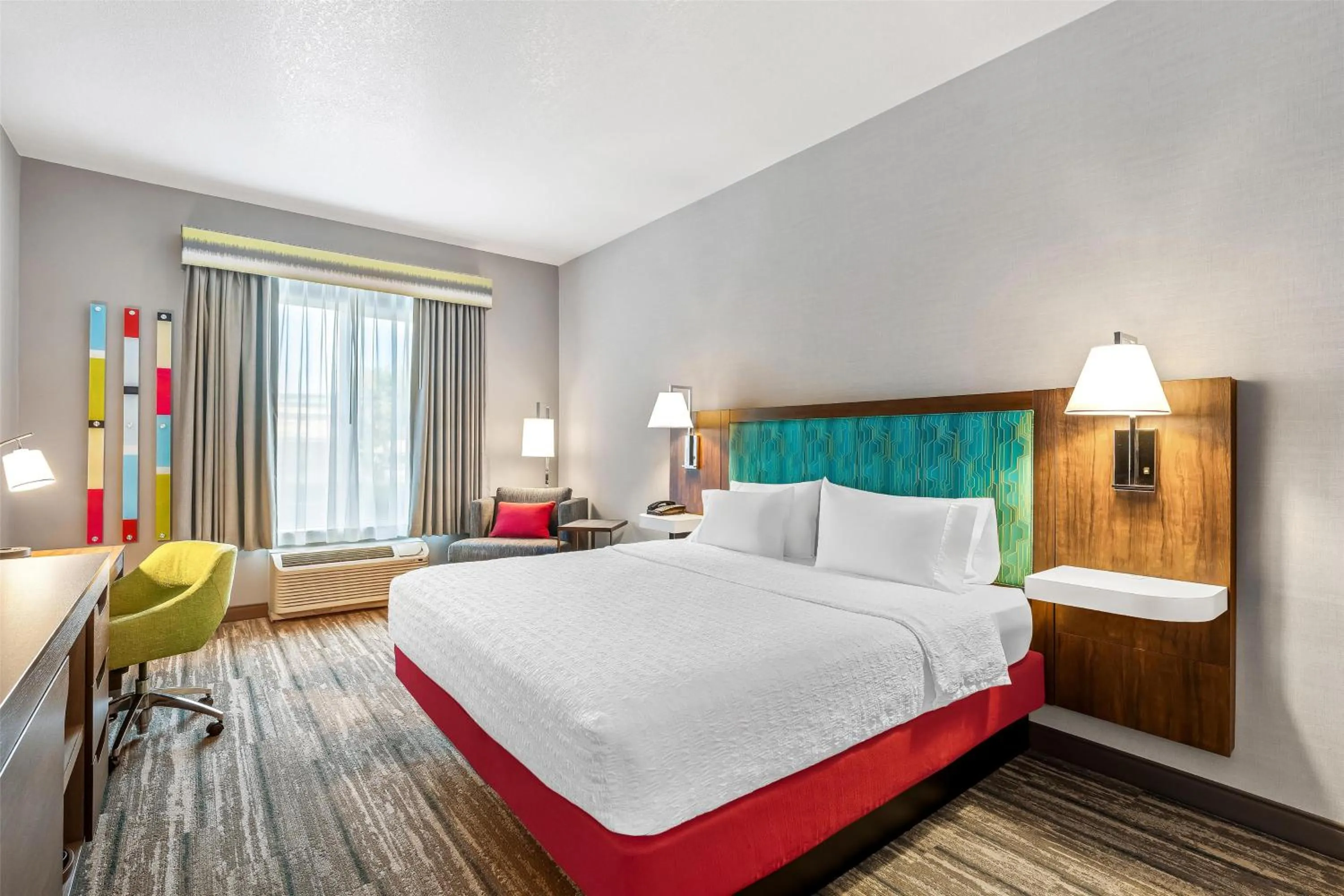 Bed in Hampton Inn & Suites Lathrop