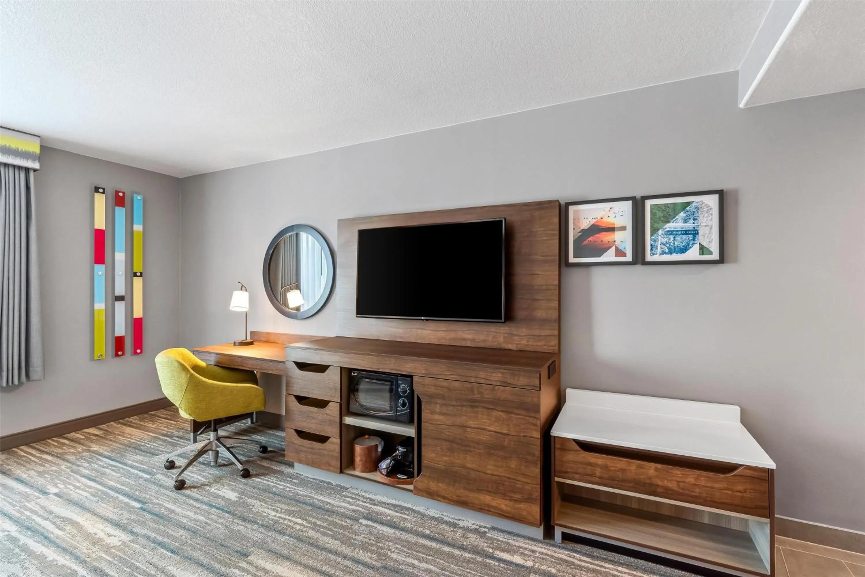 Bedroom in Hampton Inn & Suites Lathrop