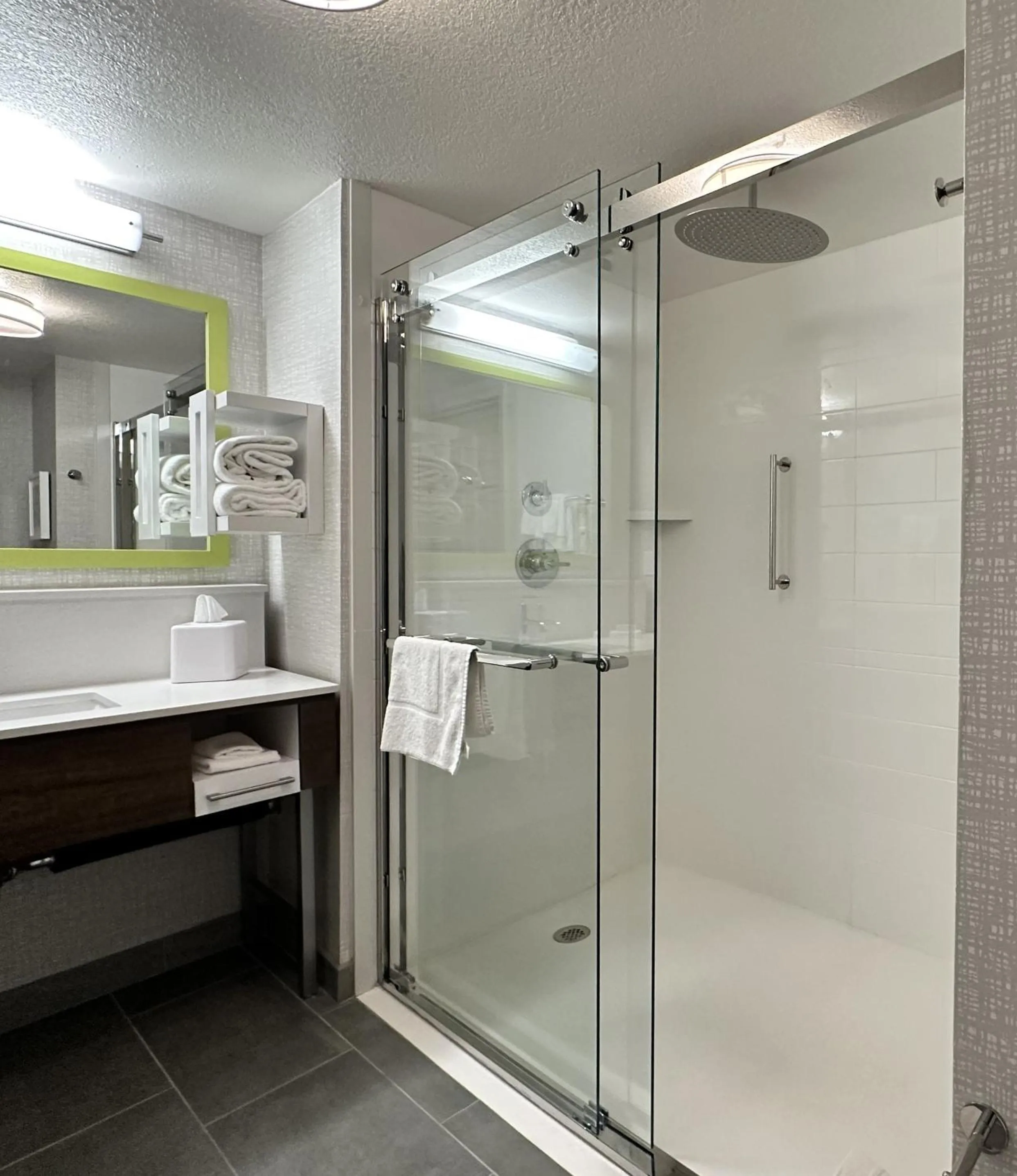 Shower in Hampton Inn & Suites Lathrop