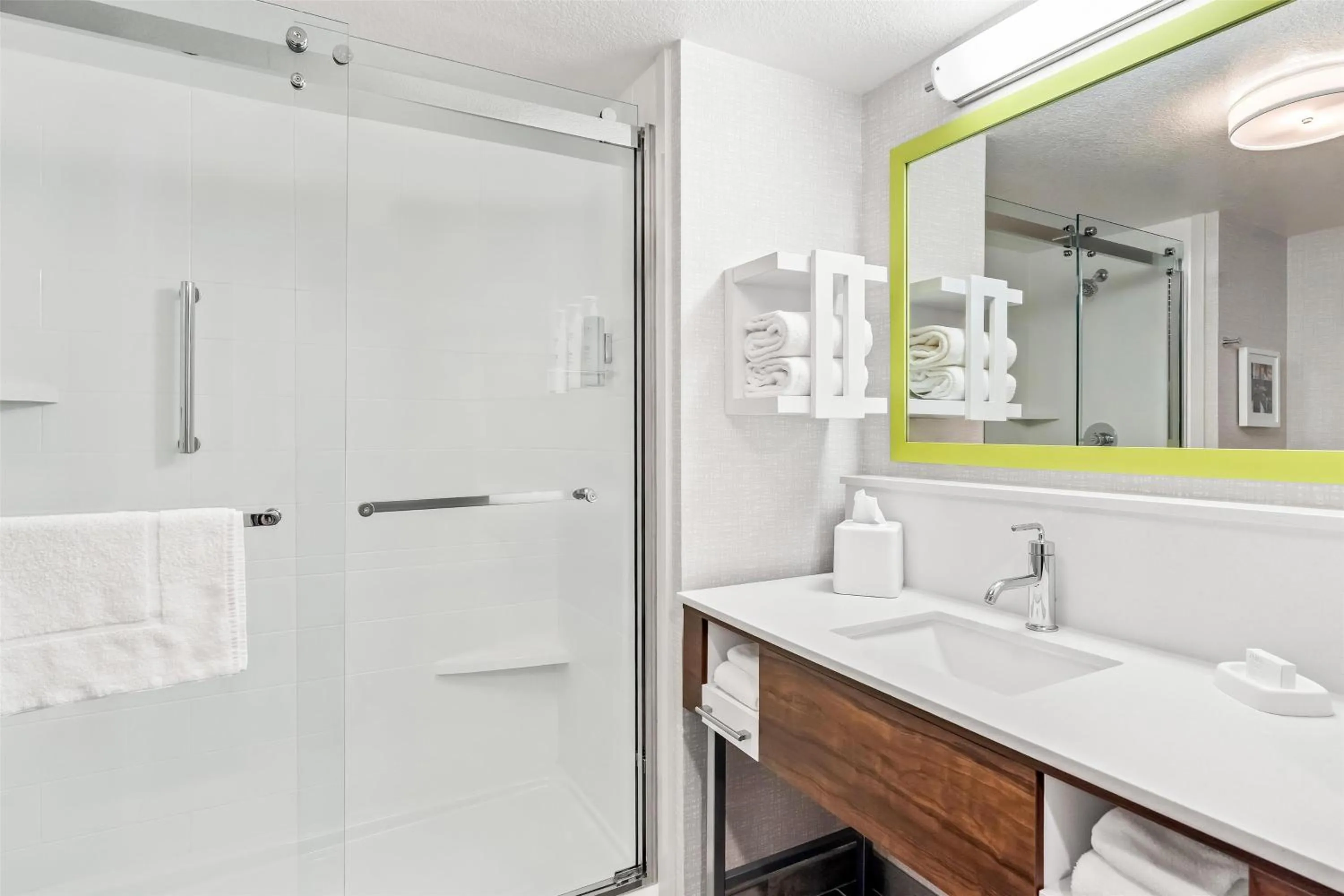 Bathroom in Hampton Inn & Suites Lathrop