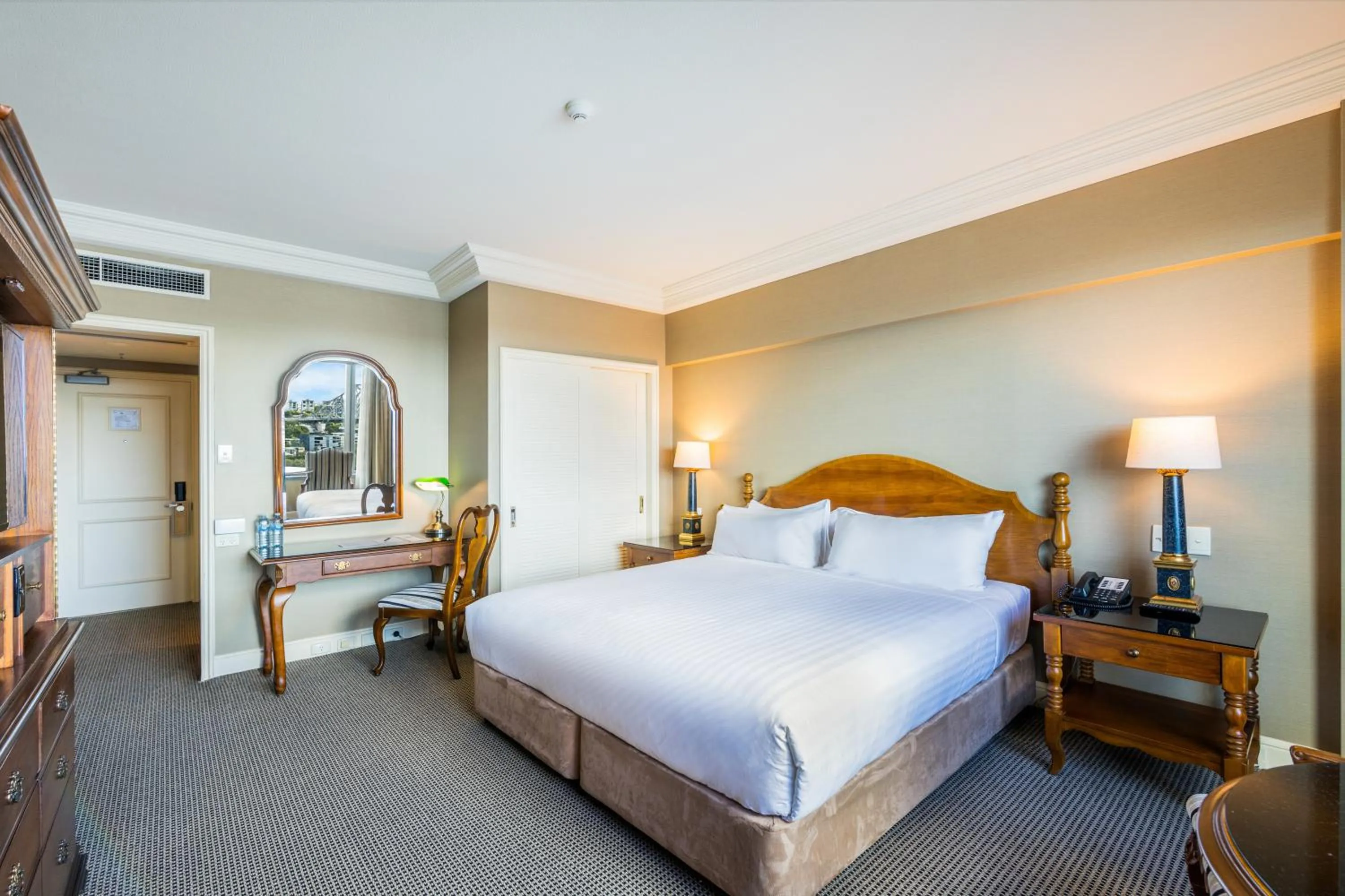 Bed in Stamford Plaza Brisbane