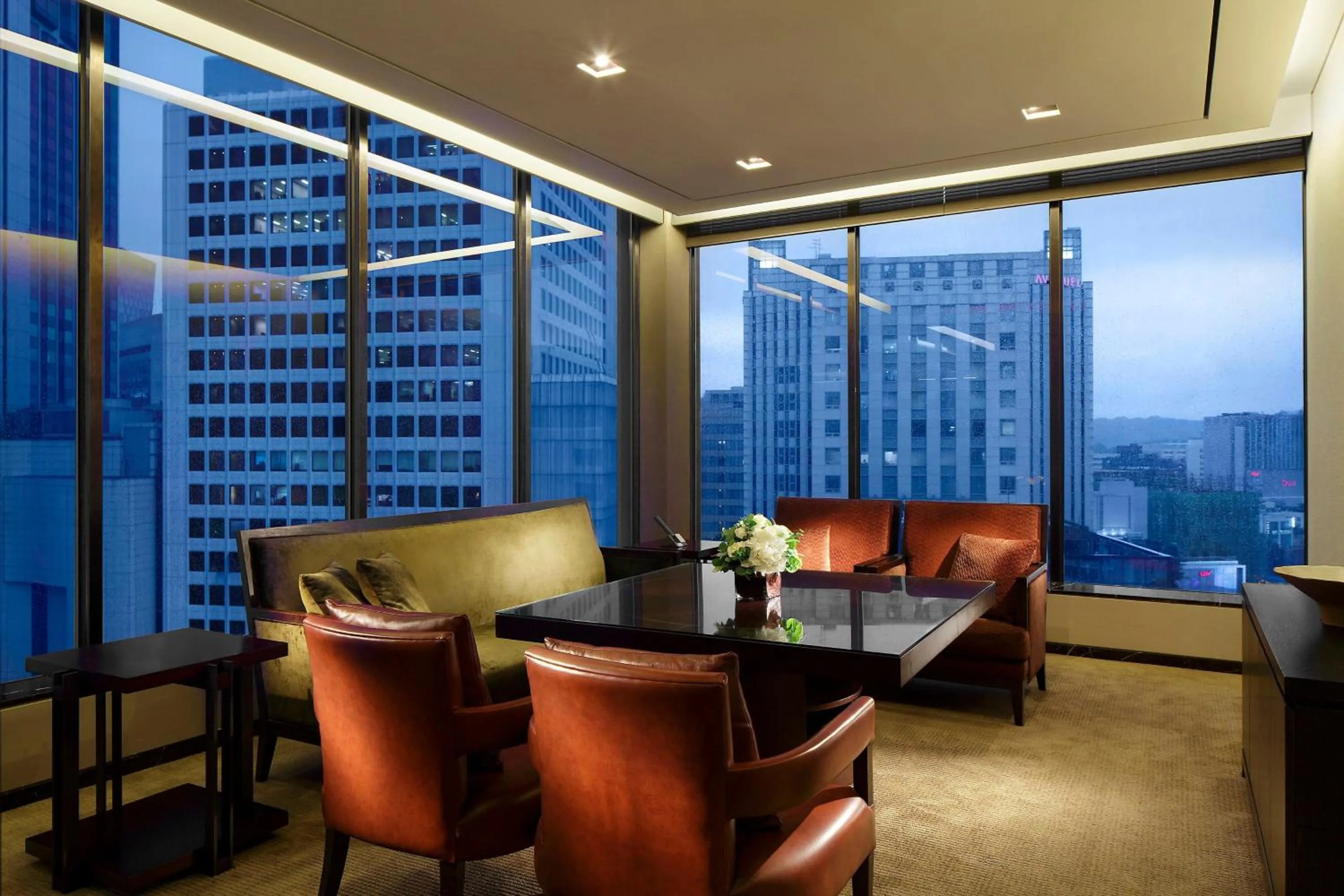 Lounge or bar in Westin Josun Seoul Hotel