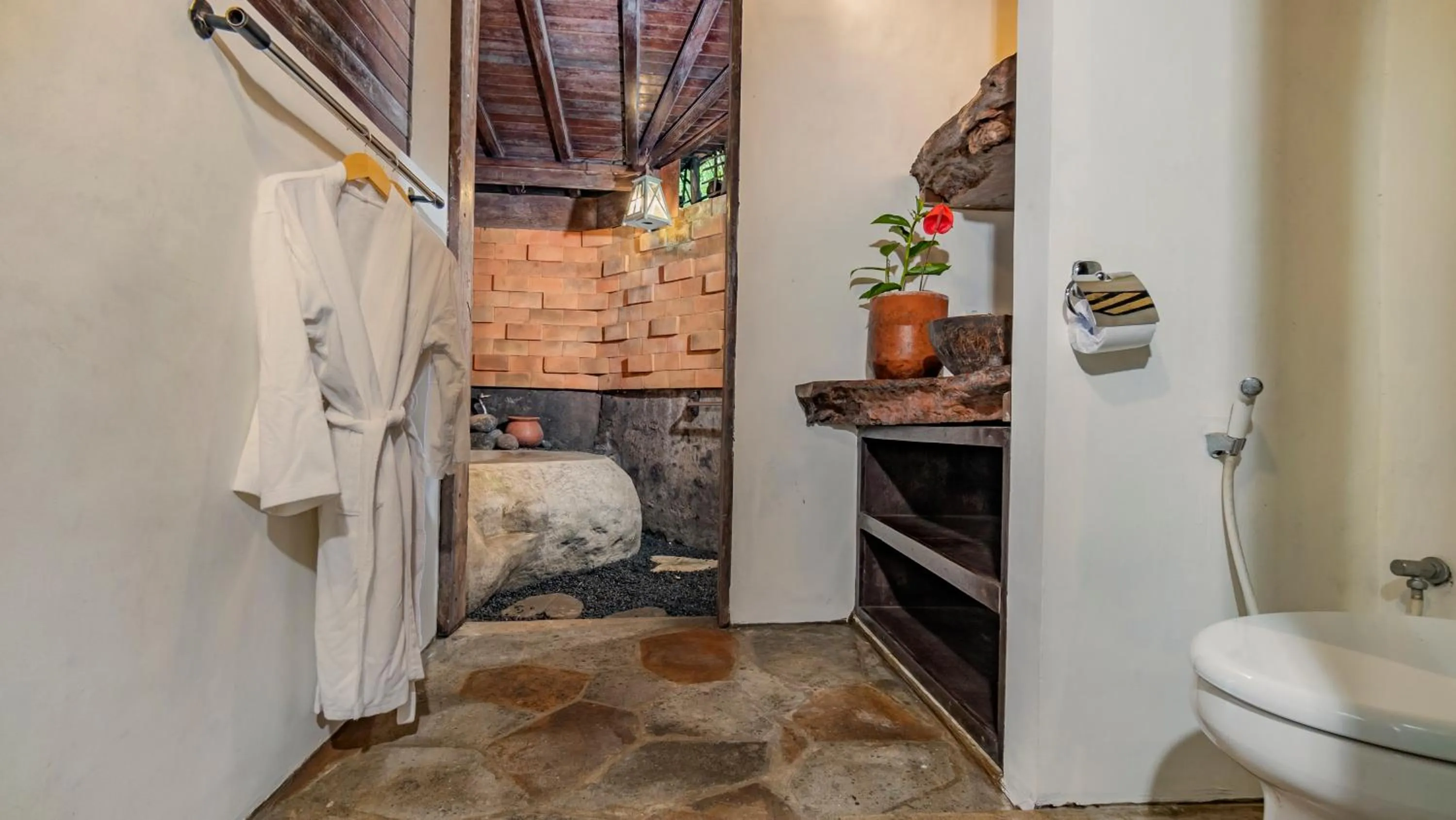 Shower in Umah Tis Sebatu