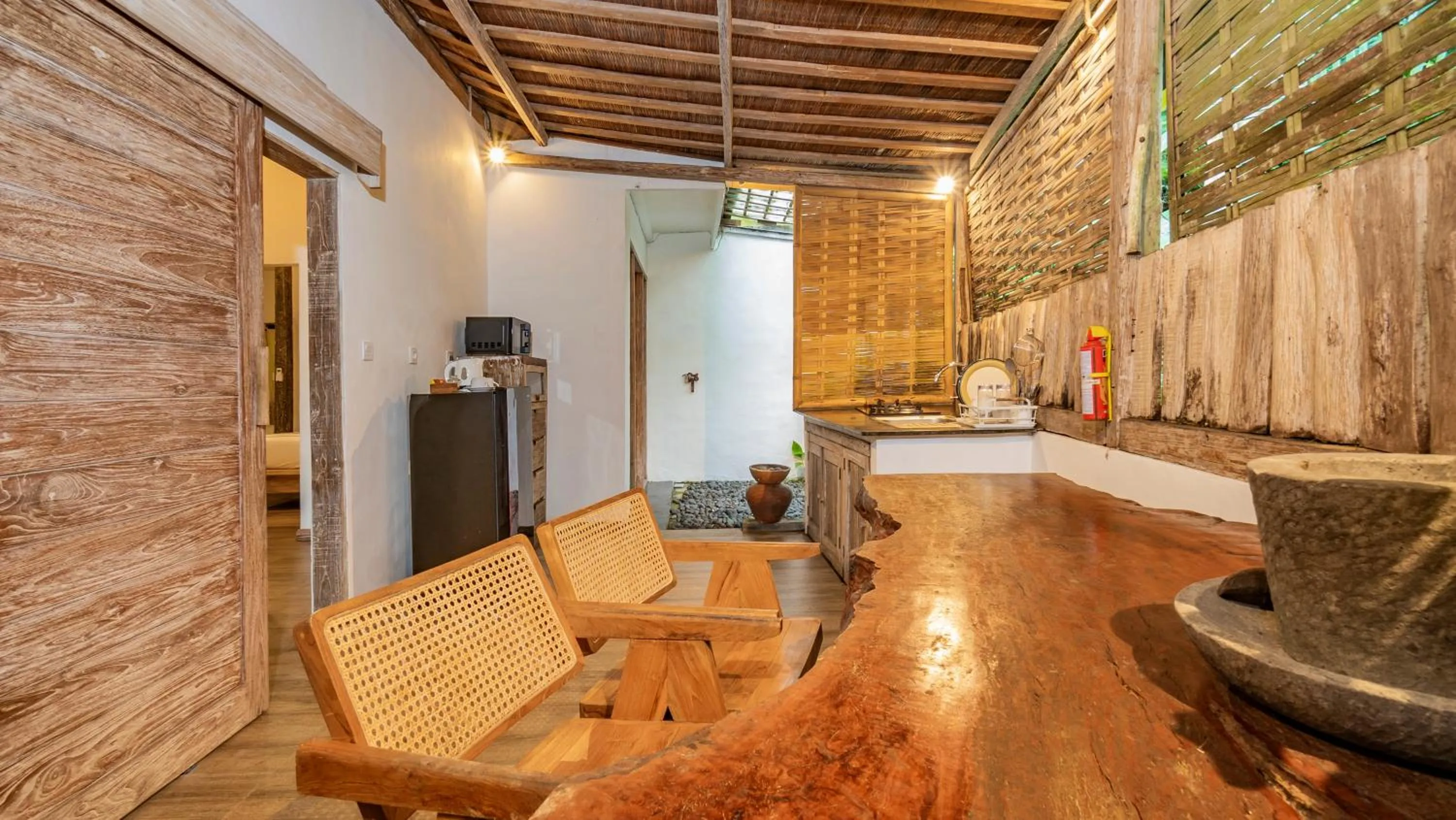 Kitchen or kitchenette in Umah Tis Sebatu