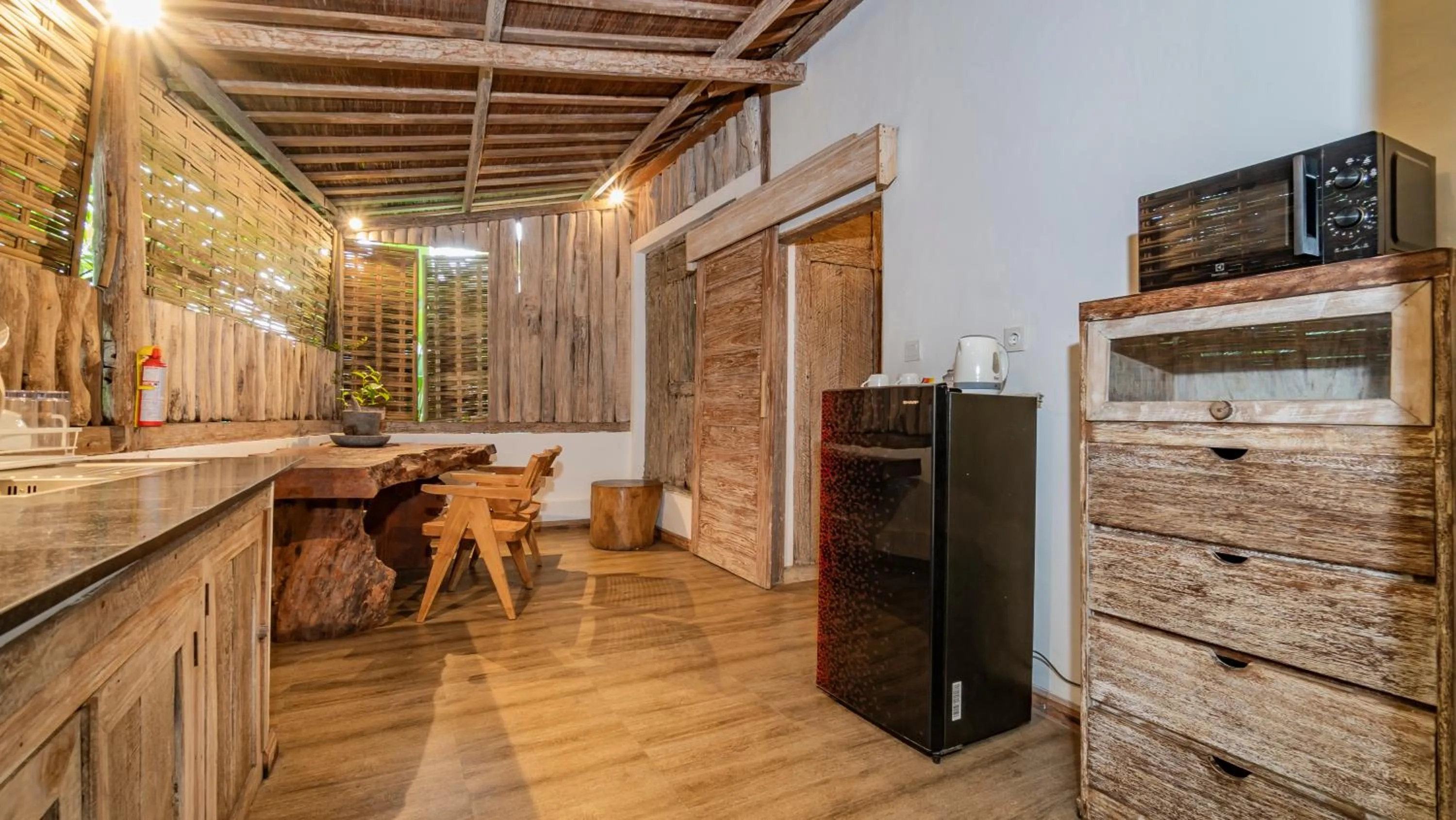 Kitchen or kitchenette in Umah Tis Sebatu