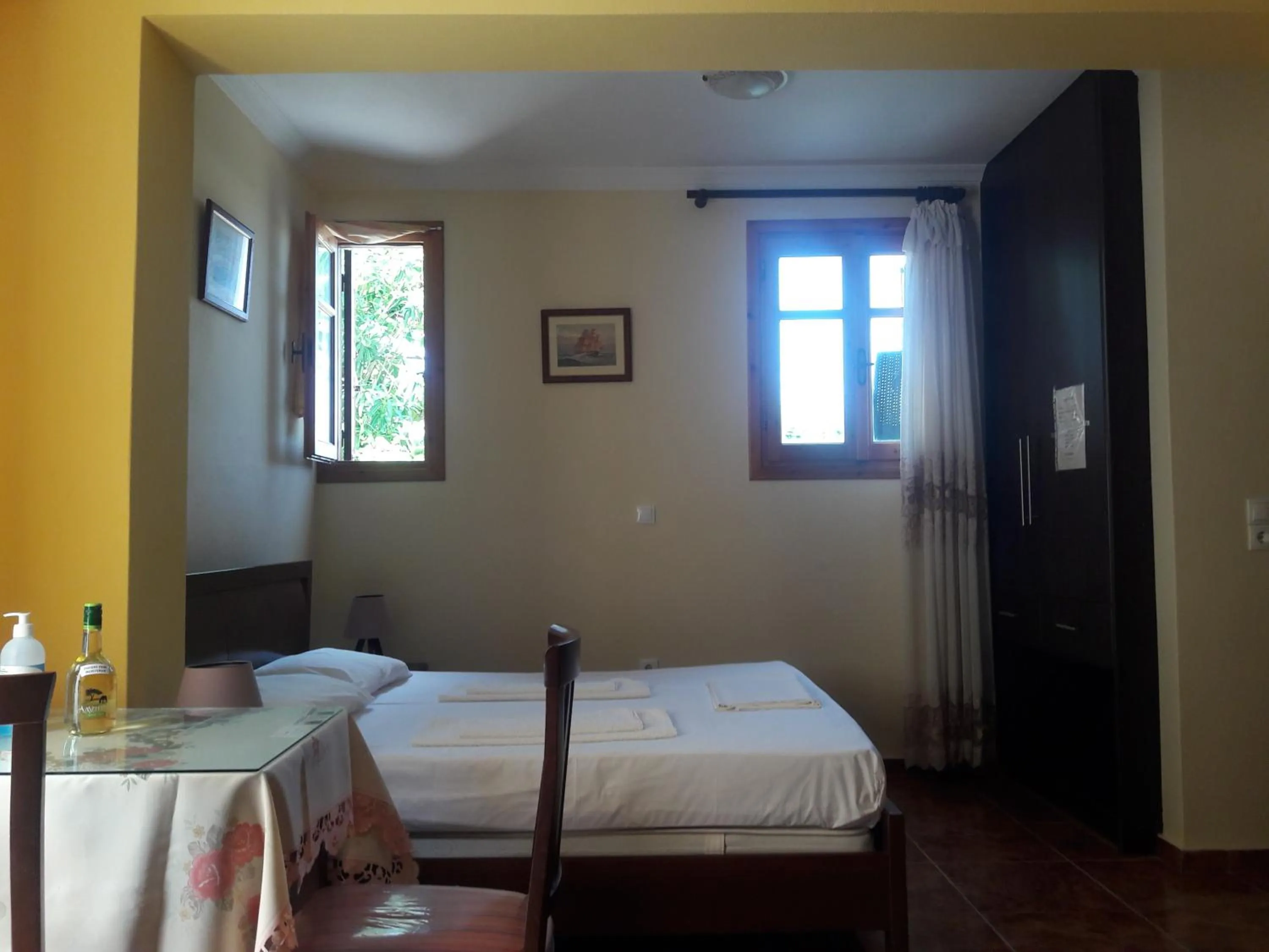 Bed in Montemar Studios & Apartments