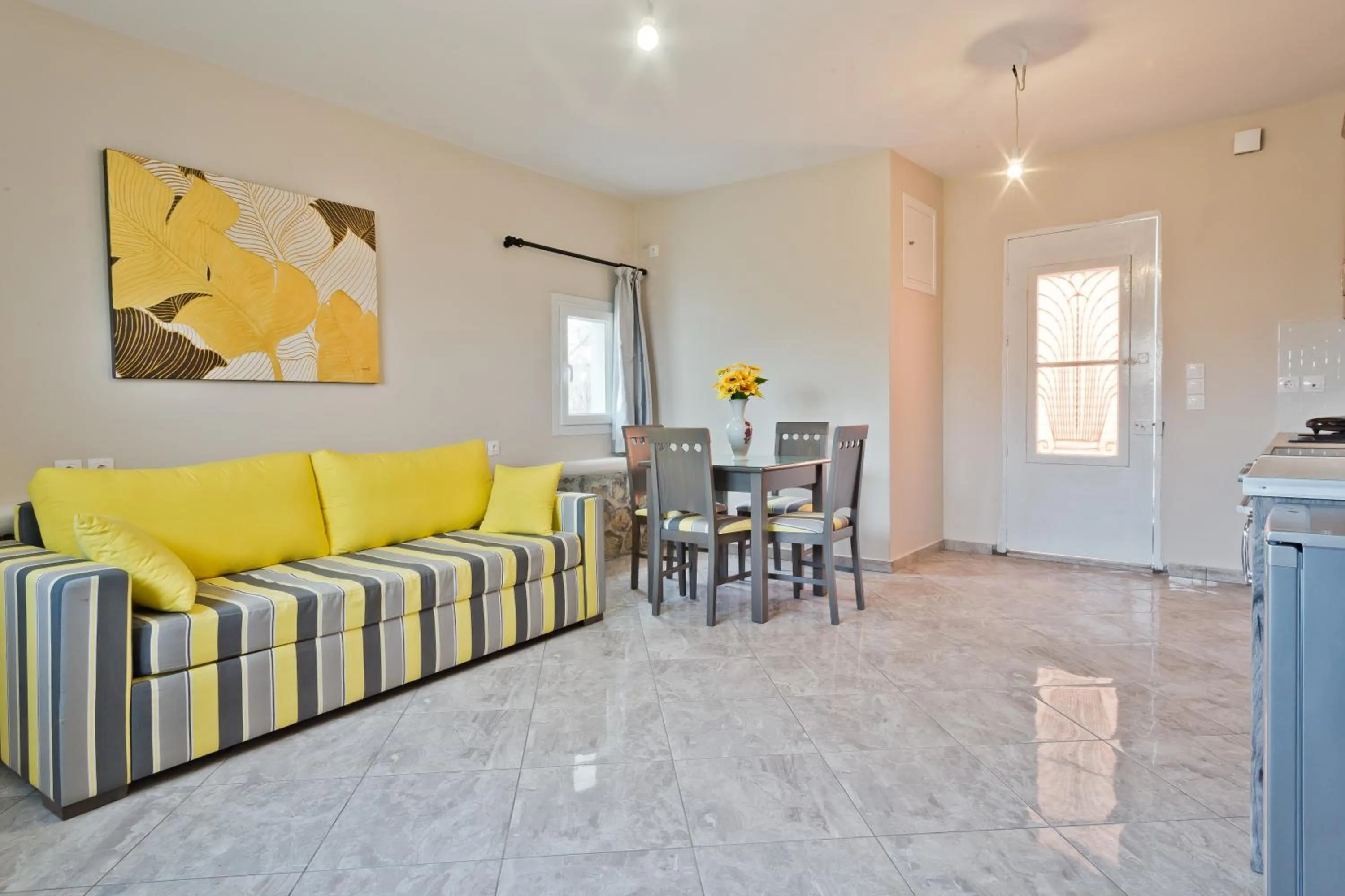 Seating area in Montemar Studios & Apartments