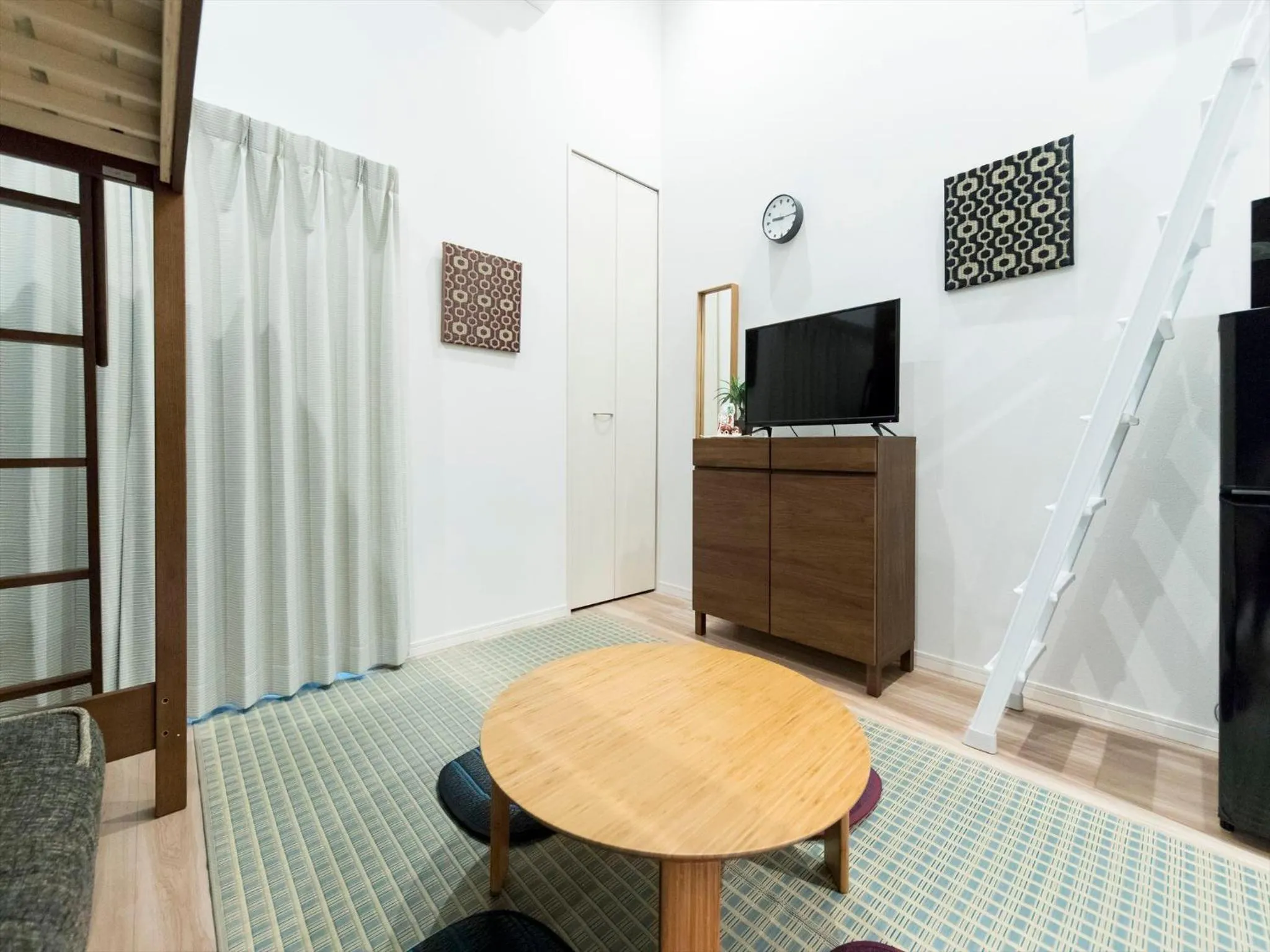 TV and multimedia in TRIP POD SUMIYOSHI C