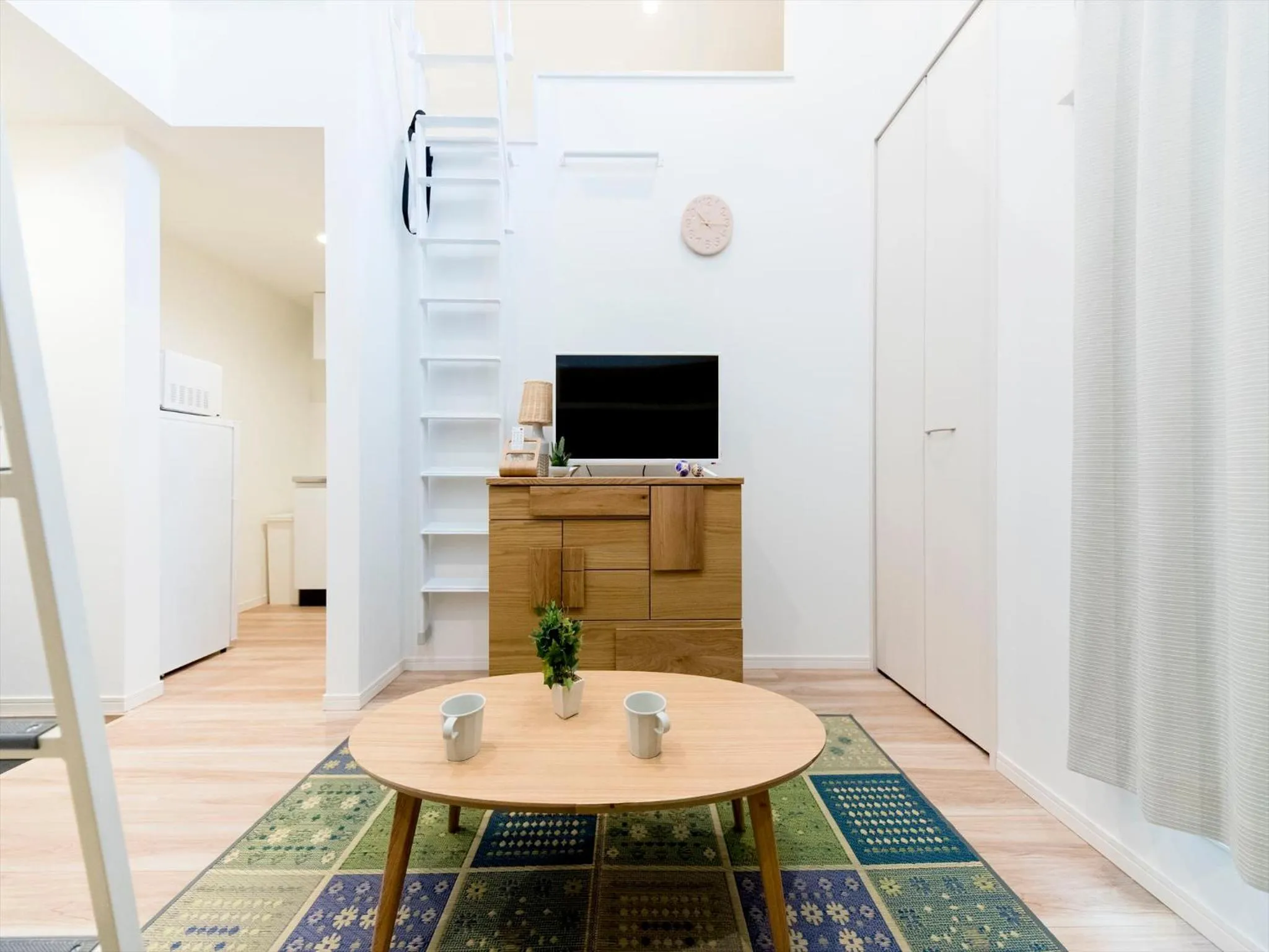 TV and multimedia in TRIP POD SUMIYOSHI C