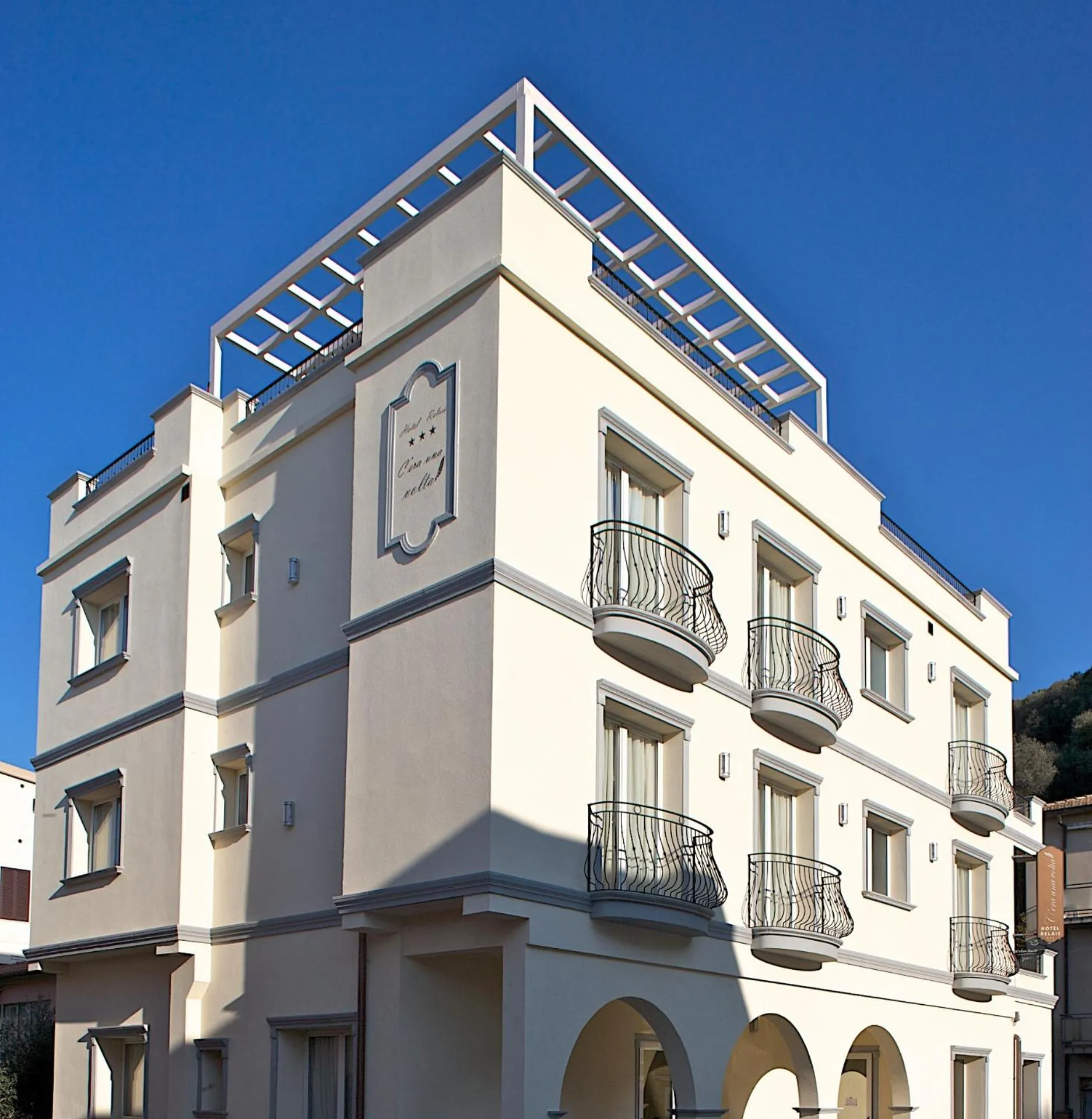 Facade/entrance in Hotel C'era Una Volta