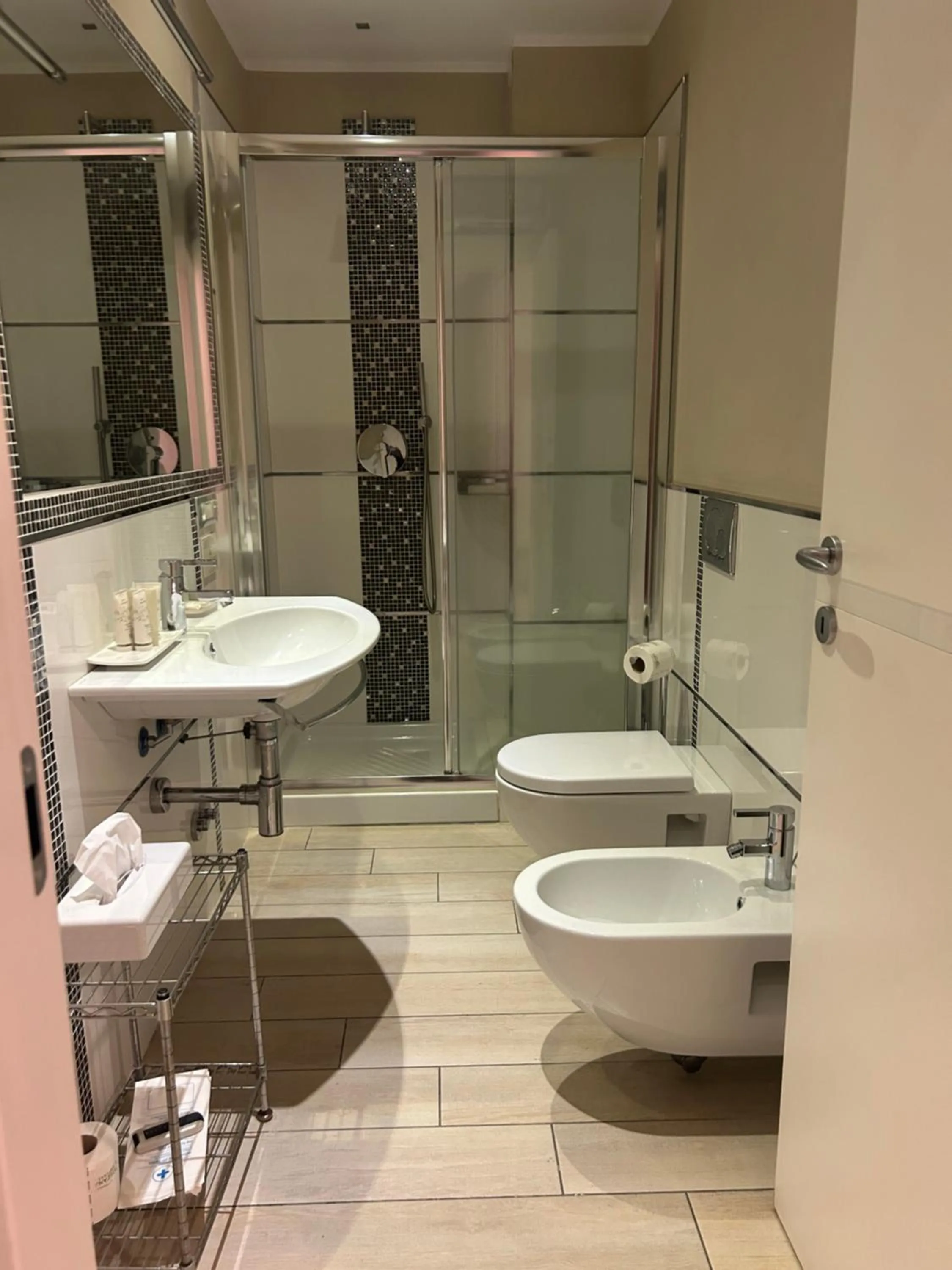 Shower in Hotel C'era Una Volta