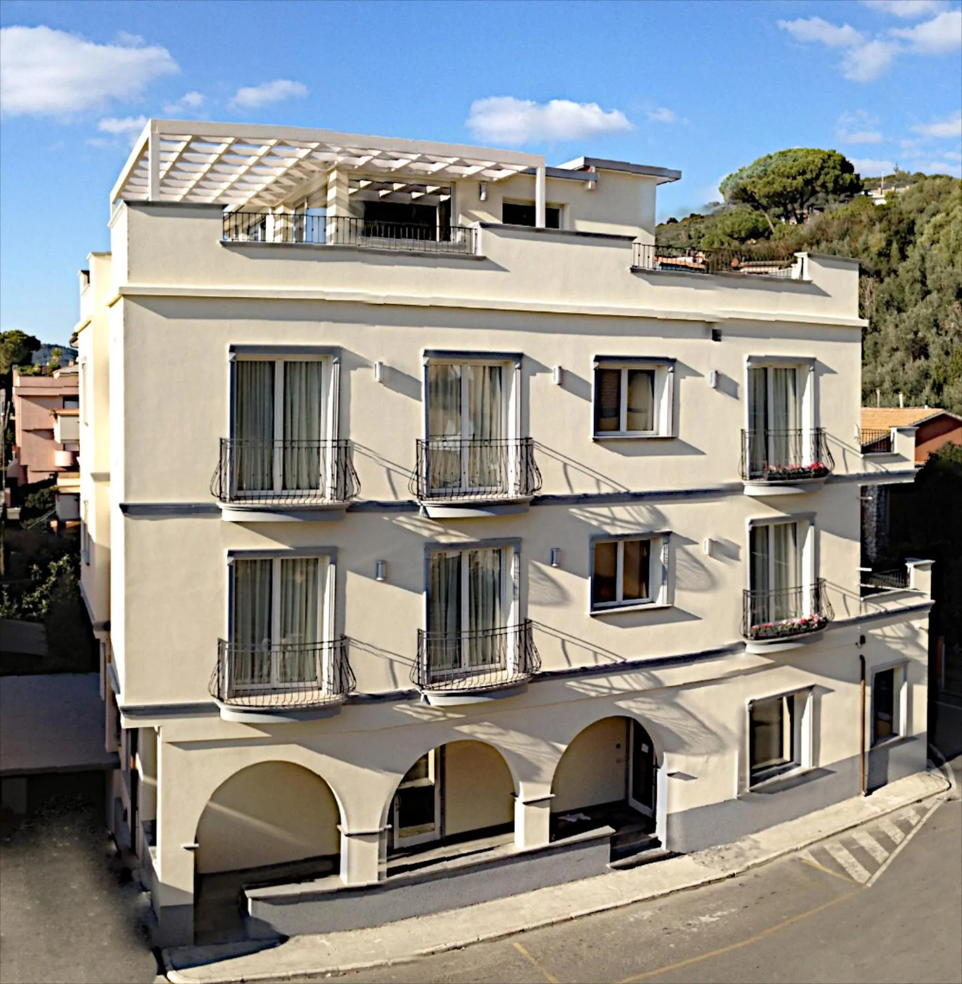 Facade/entrance in Hotel C'era Una Volta