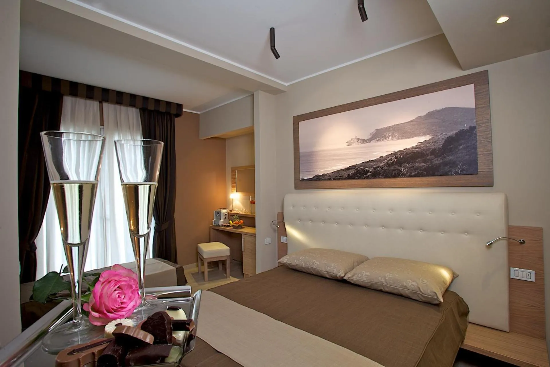 Bedroom, Bed in Hotel C'era Una Volta