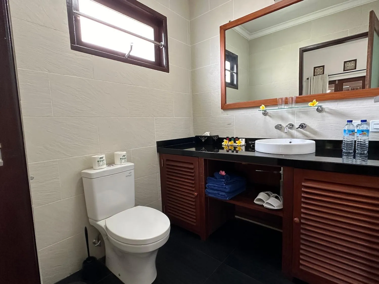 Bale Solah Lombok Holiday Resort