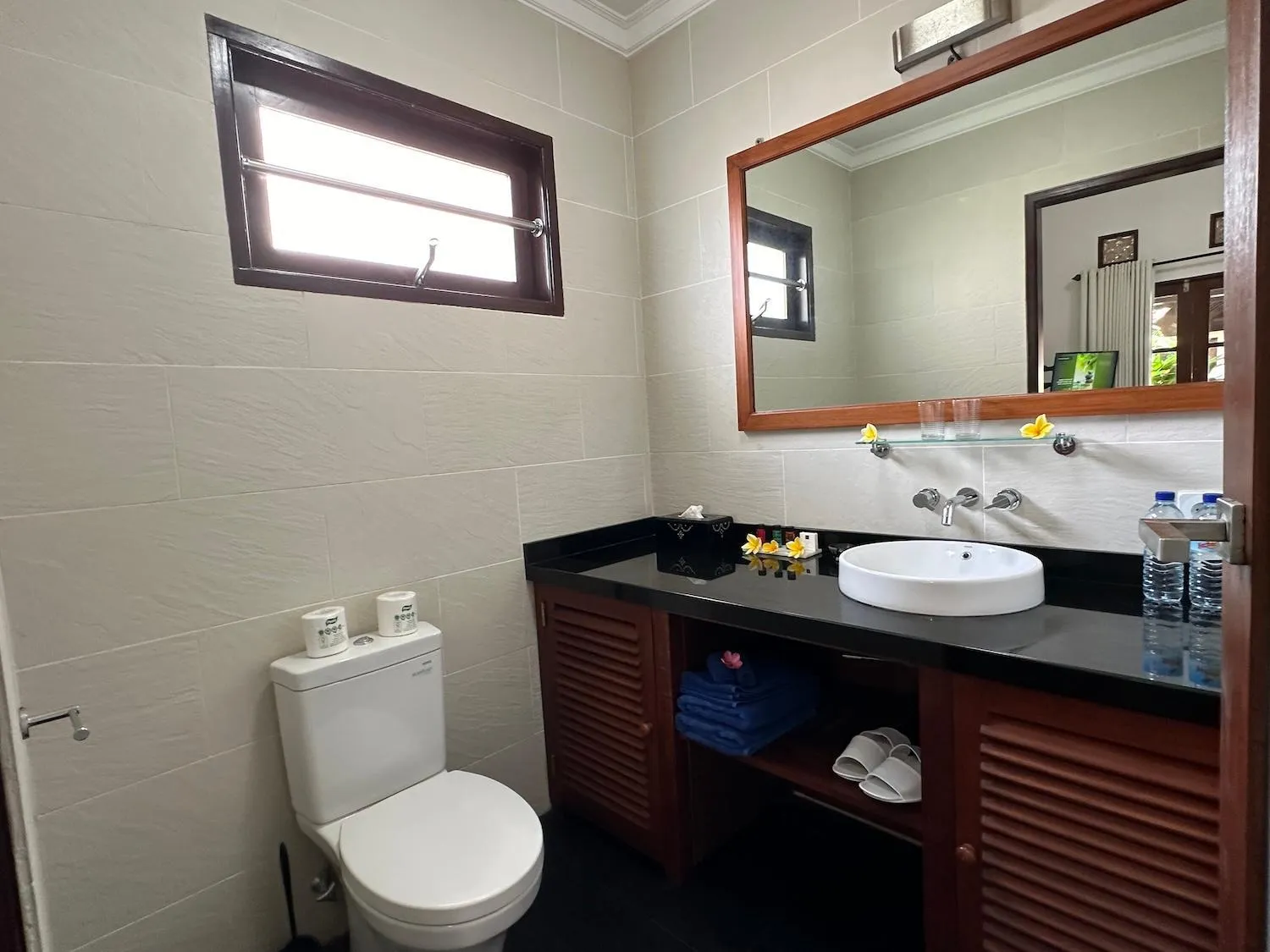 Bale Solah Lombok Holiday Resort