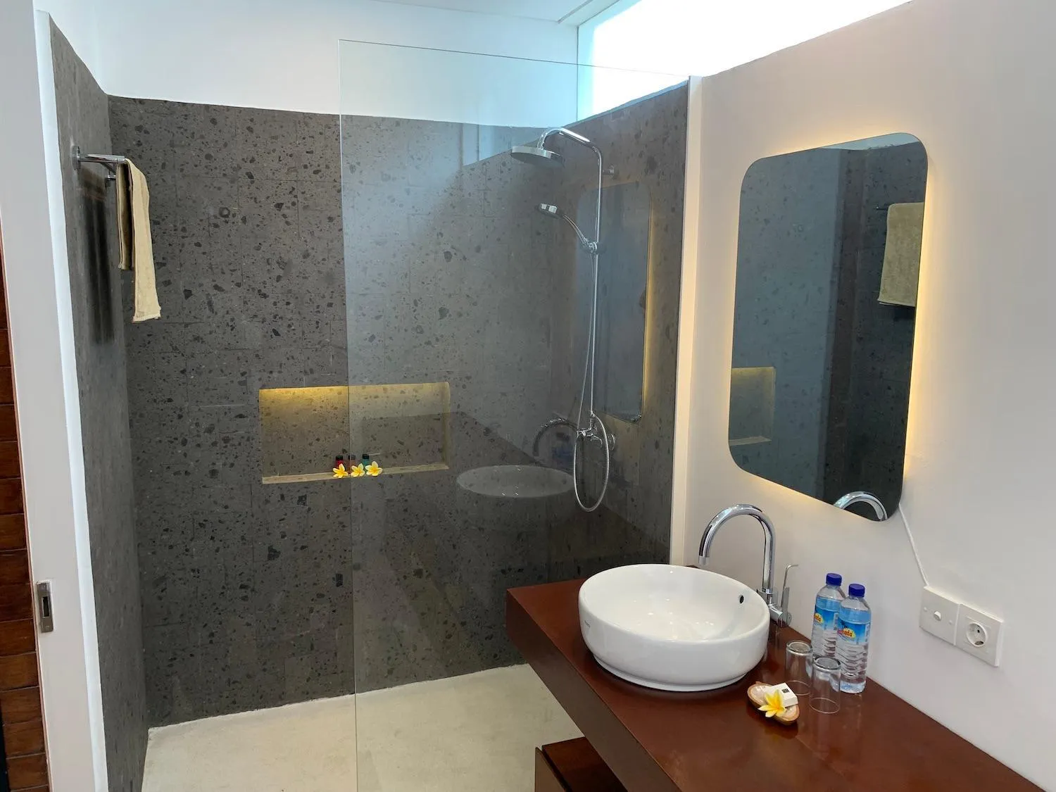Shower in Bale Solah Lombok Holiday Resort