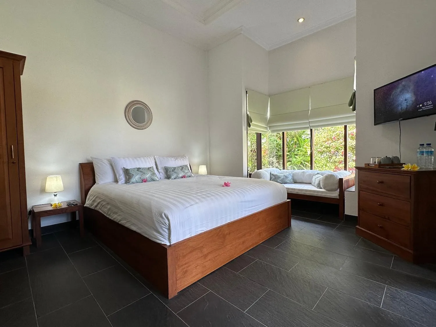 Bed in Bale Solah Lombok Holiday Resort