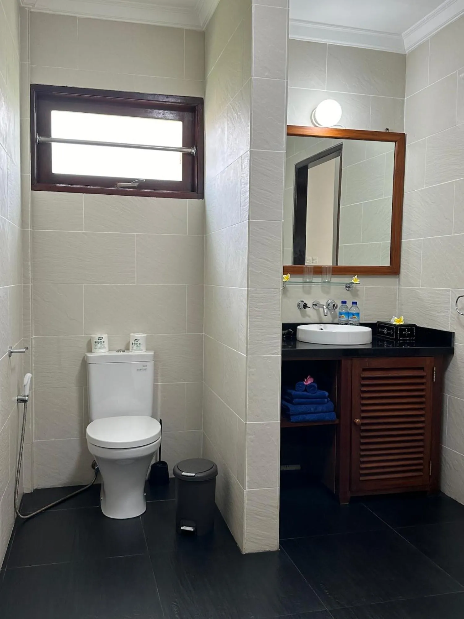 Bale Solah Lombok Holiday Resort