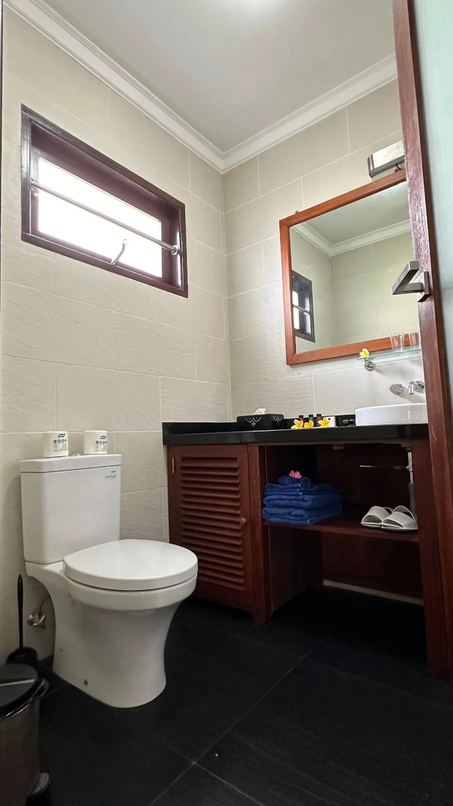 Bale Solah Lombok Holiday Resort