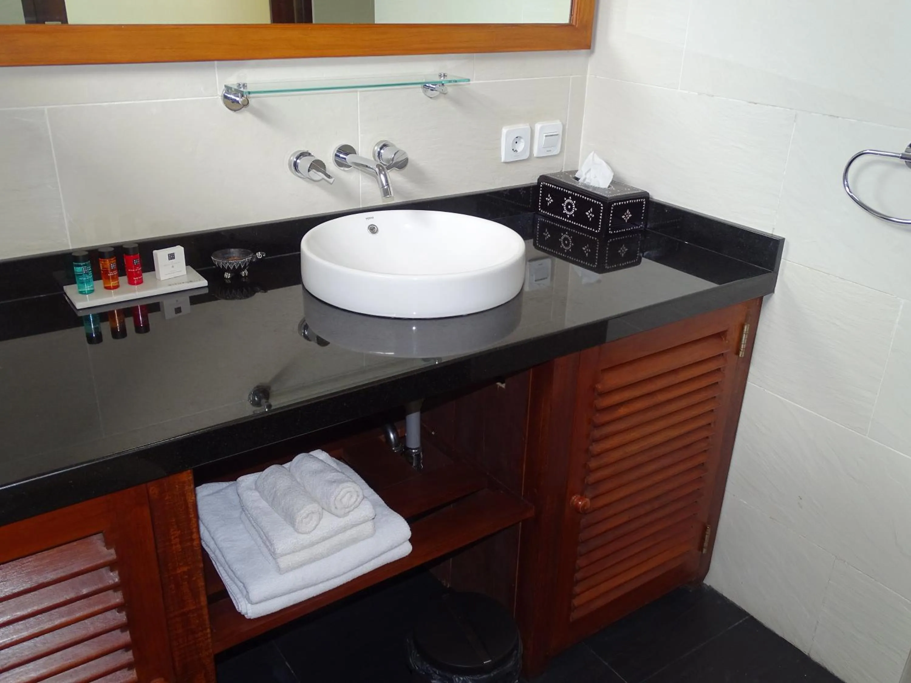 Bathroom in Bale Solah Lombok Holiday Resort