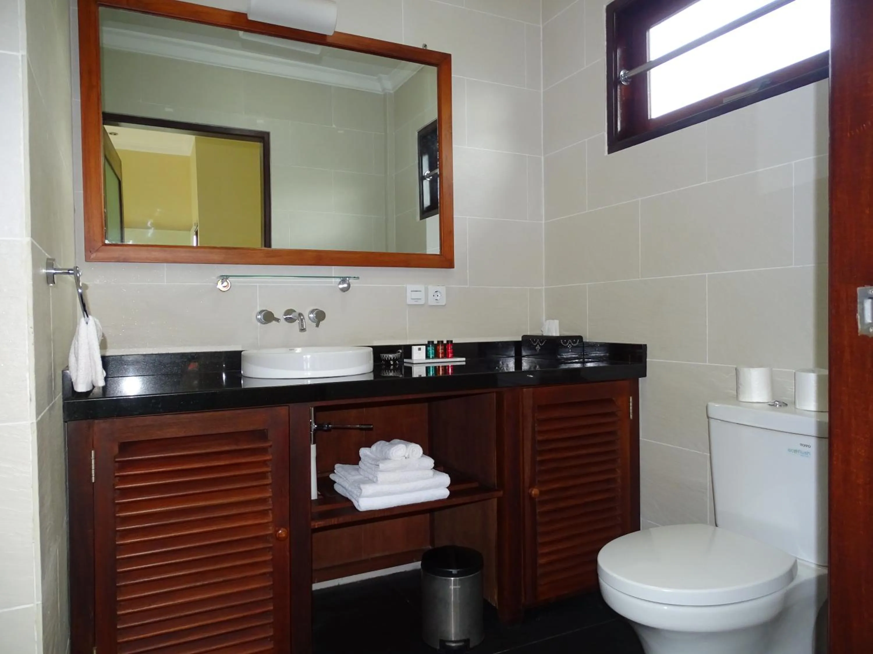 Toilet in Bale Solah Lombok Holiday Resort