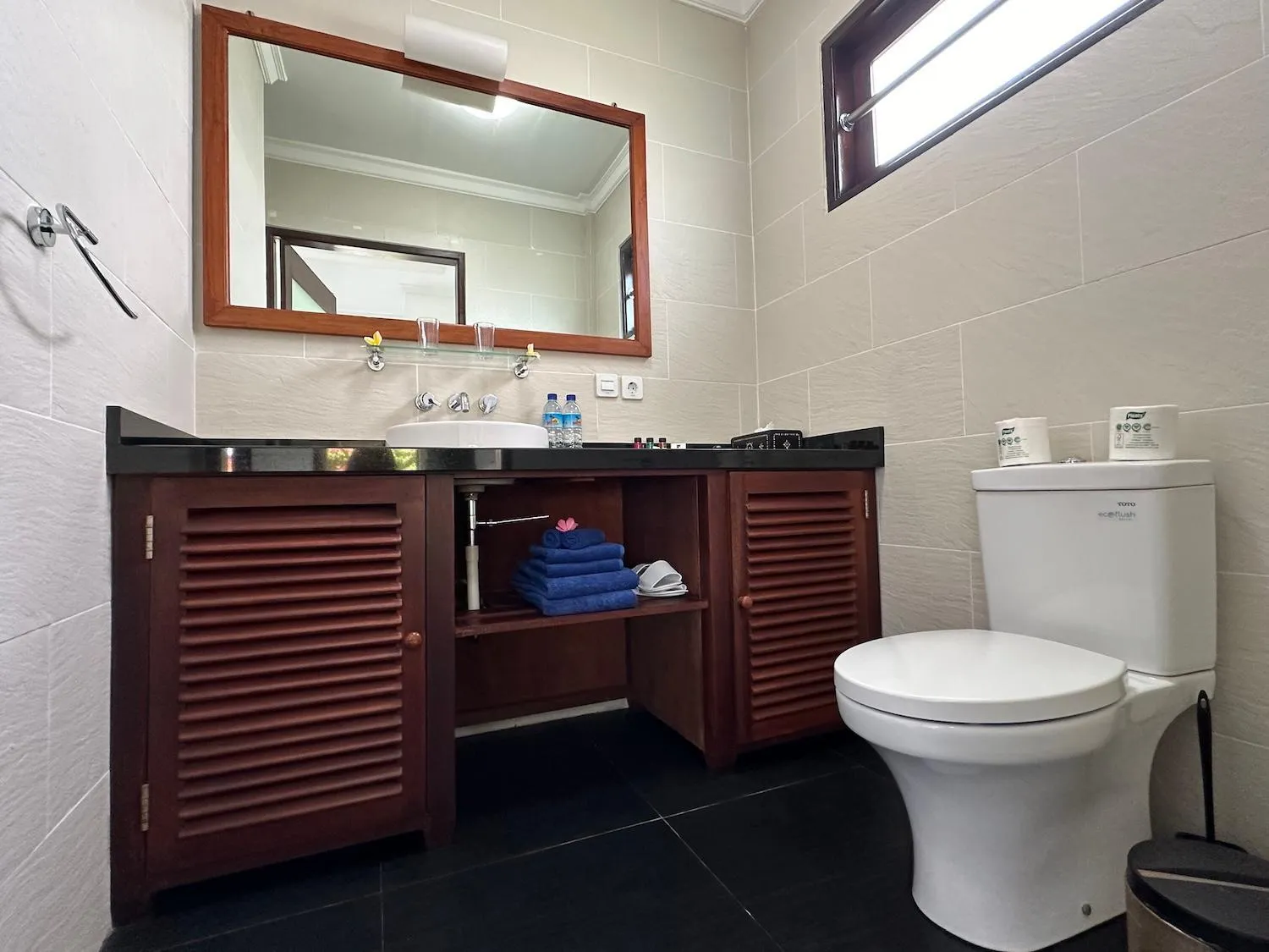 Bale Solah Lombok Holiday Resort