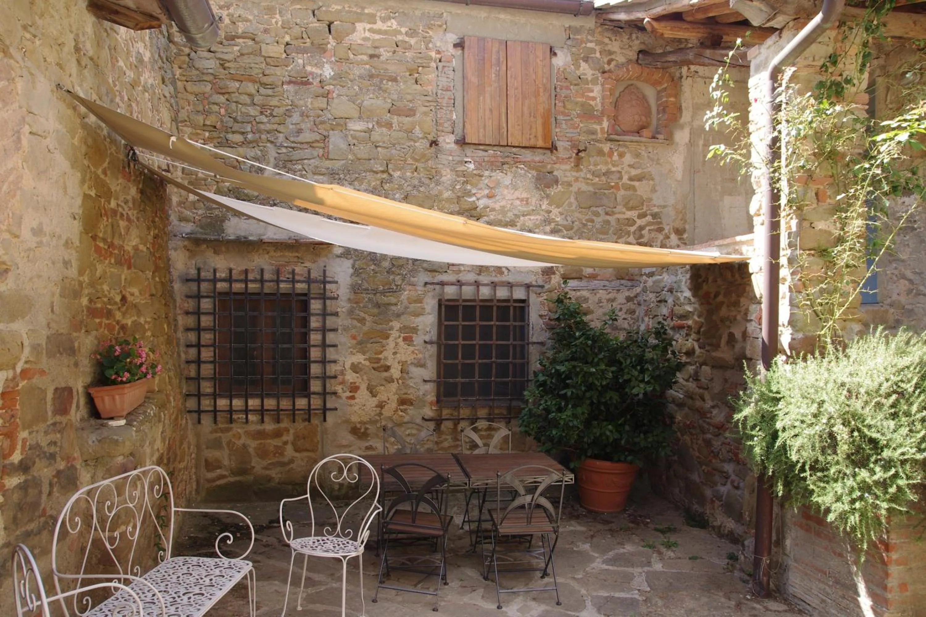 Garden view in Mezzano In Chianti