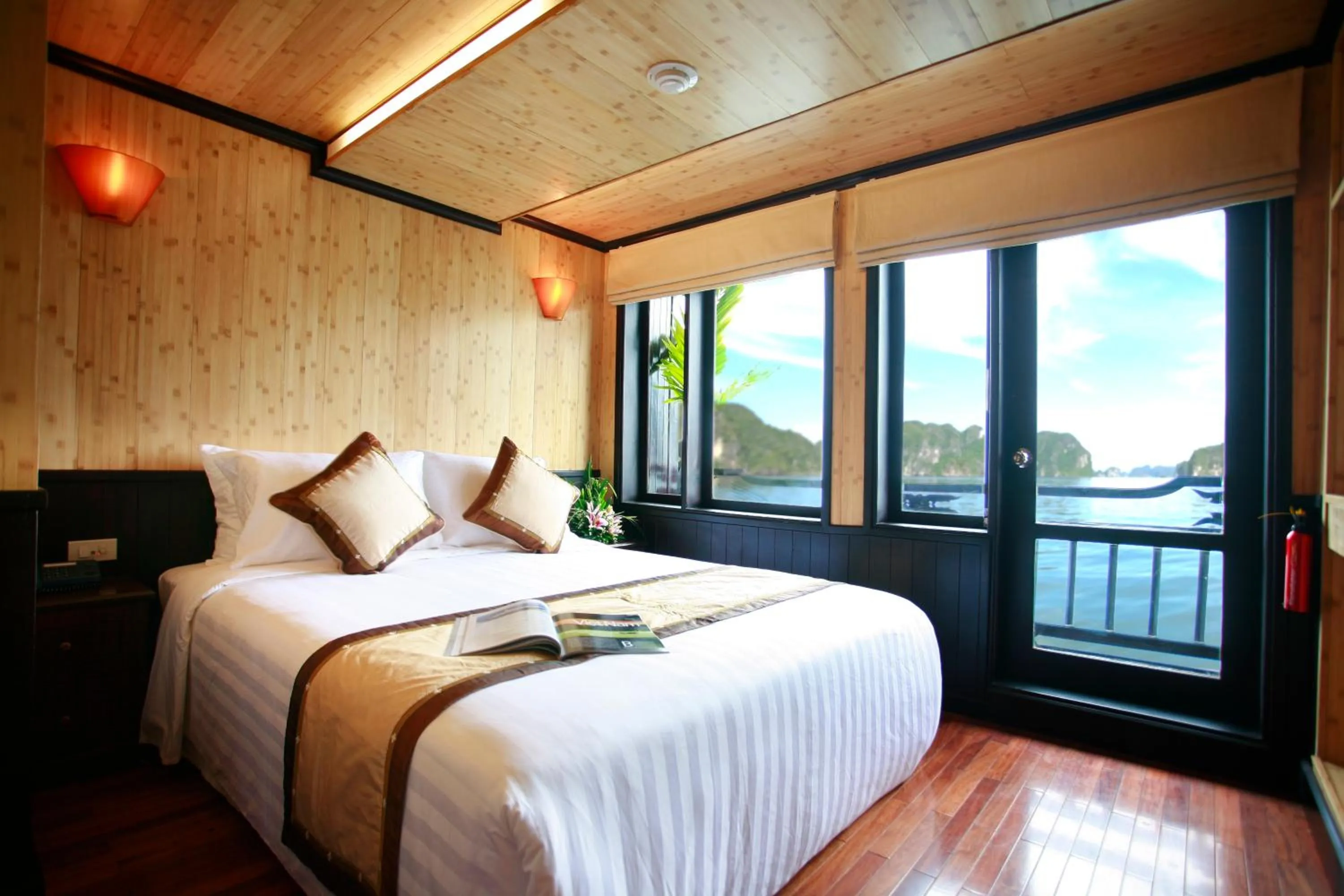 Bed in Syrena Cruises