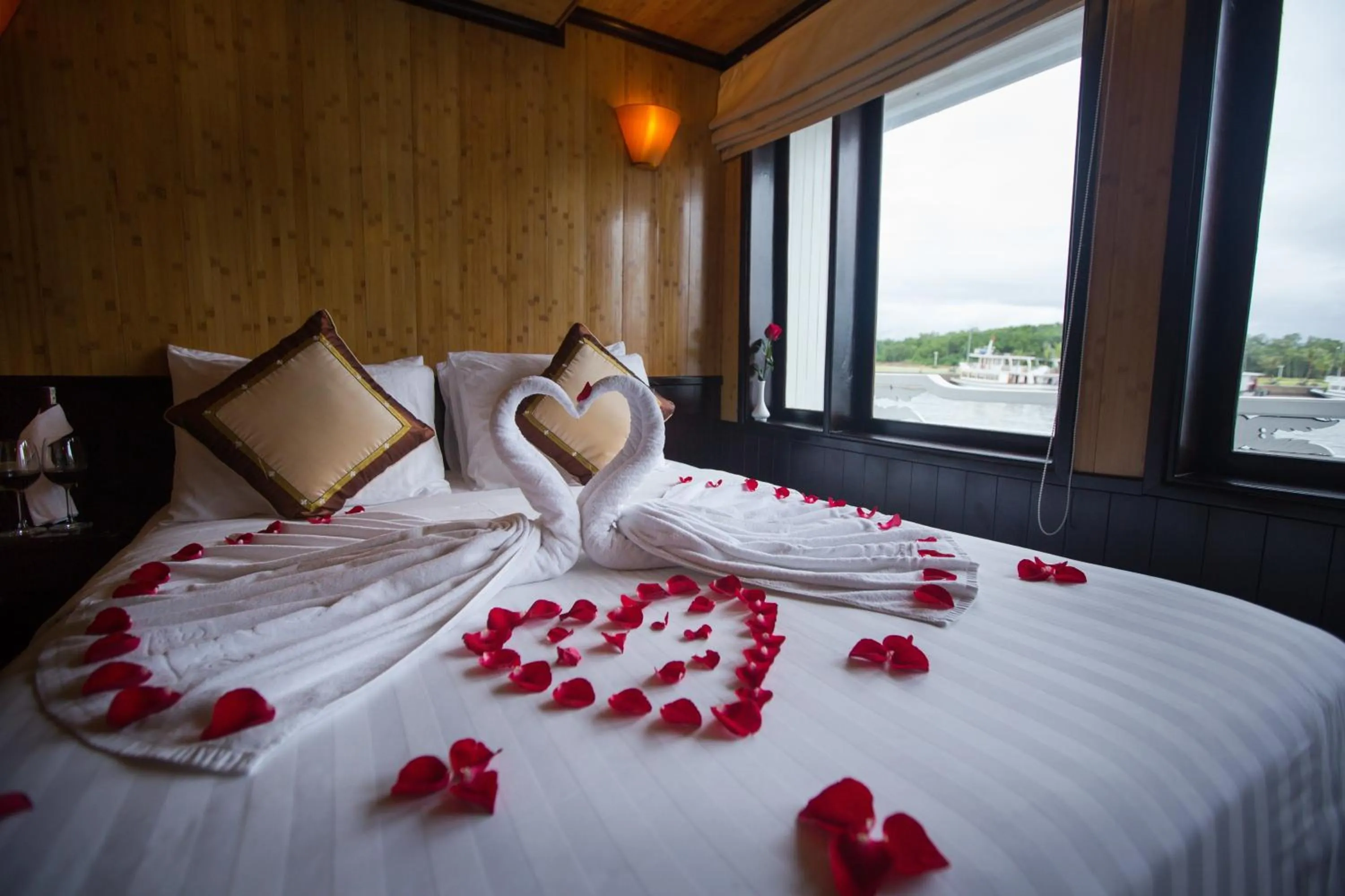 Bed in Syrena Cruises