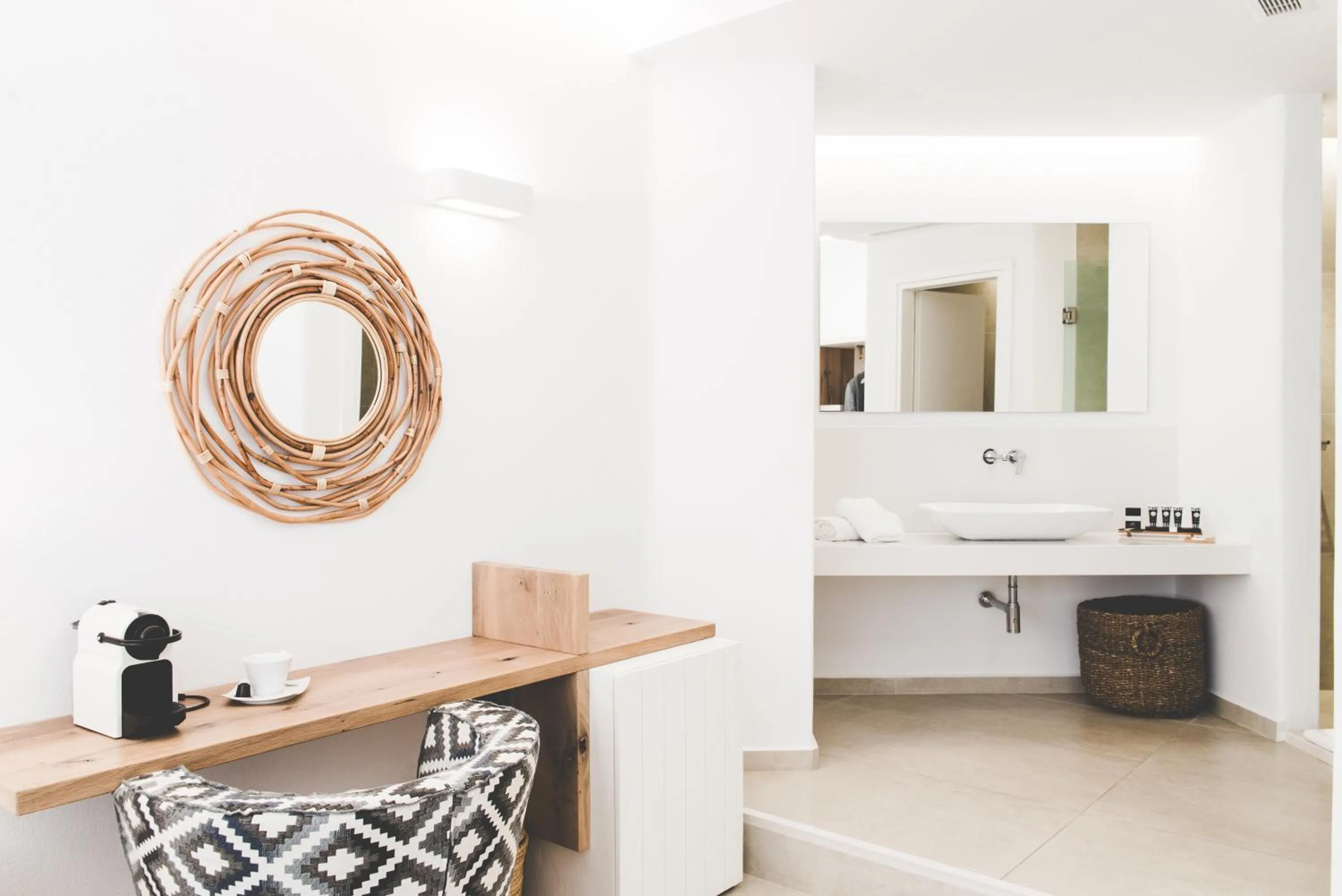 Coffee/tea facilities in Super Paradise Hotel