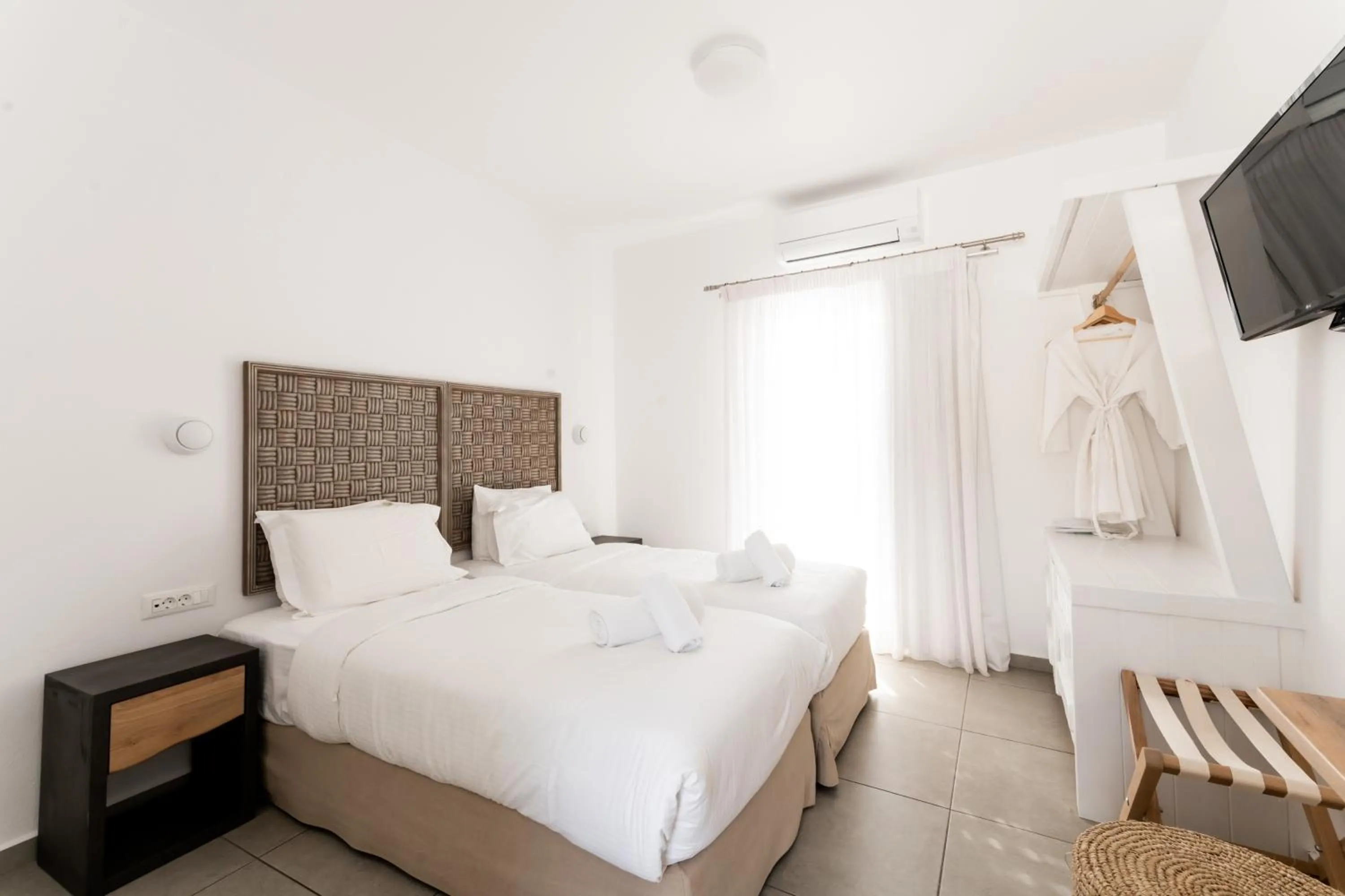 Bedroom, Bed in Super Paradise Hotel