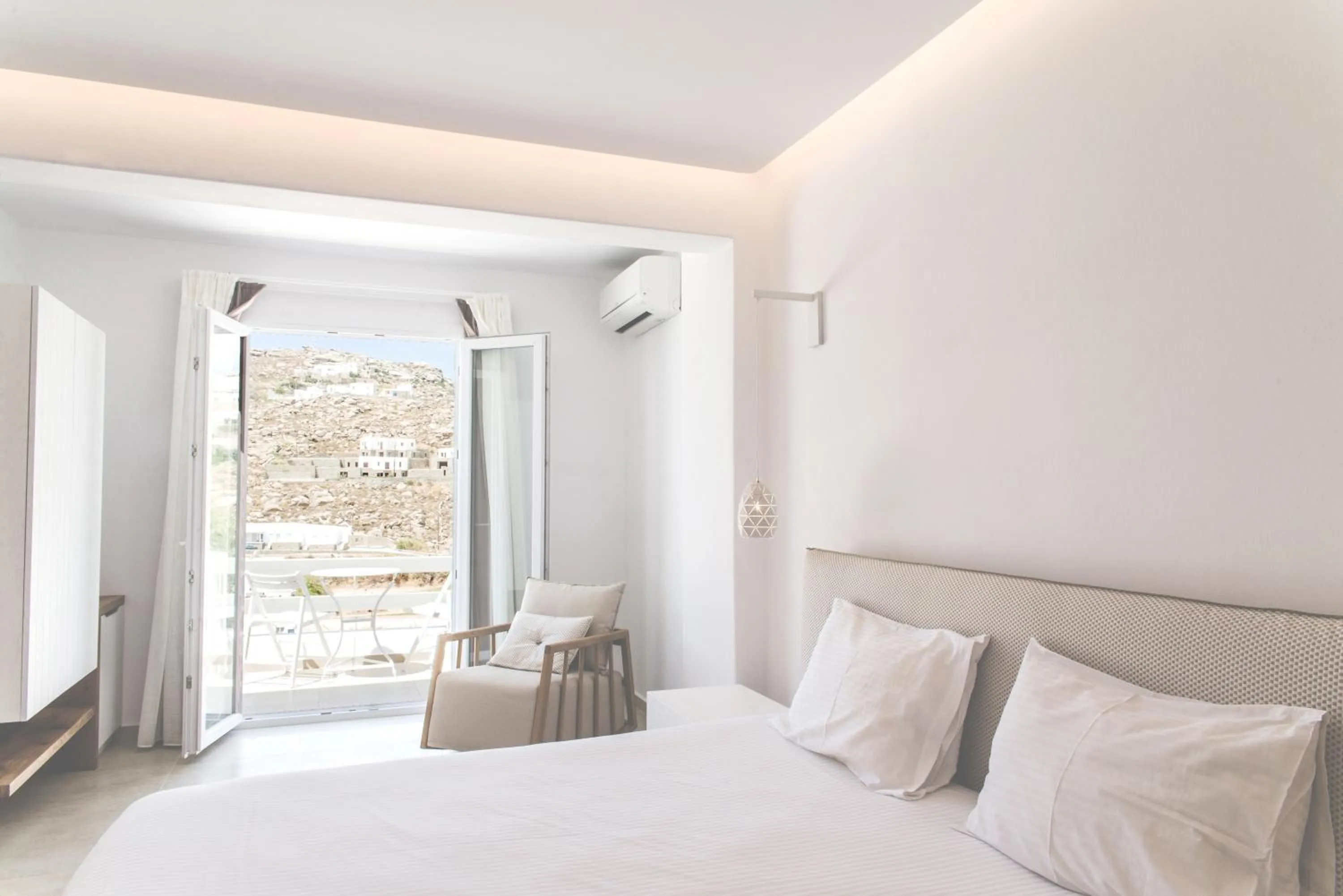 Photo of the whole room, Bed in Super Paradise Hotel