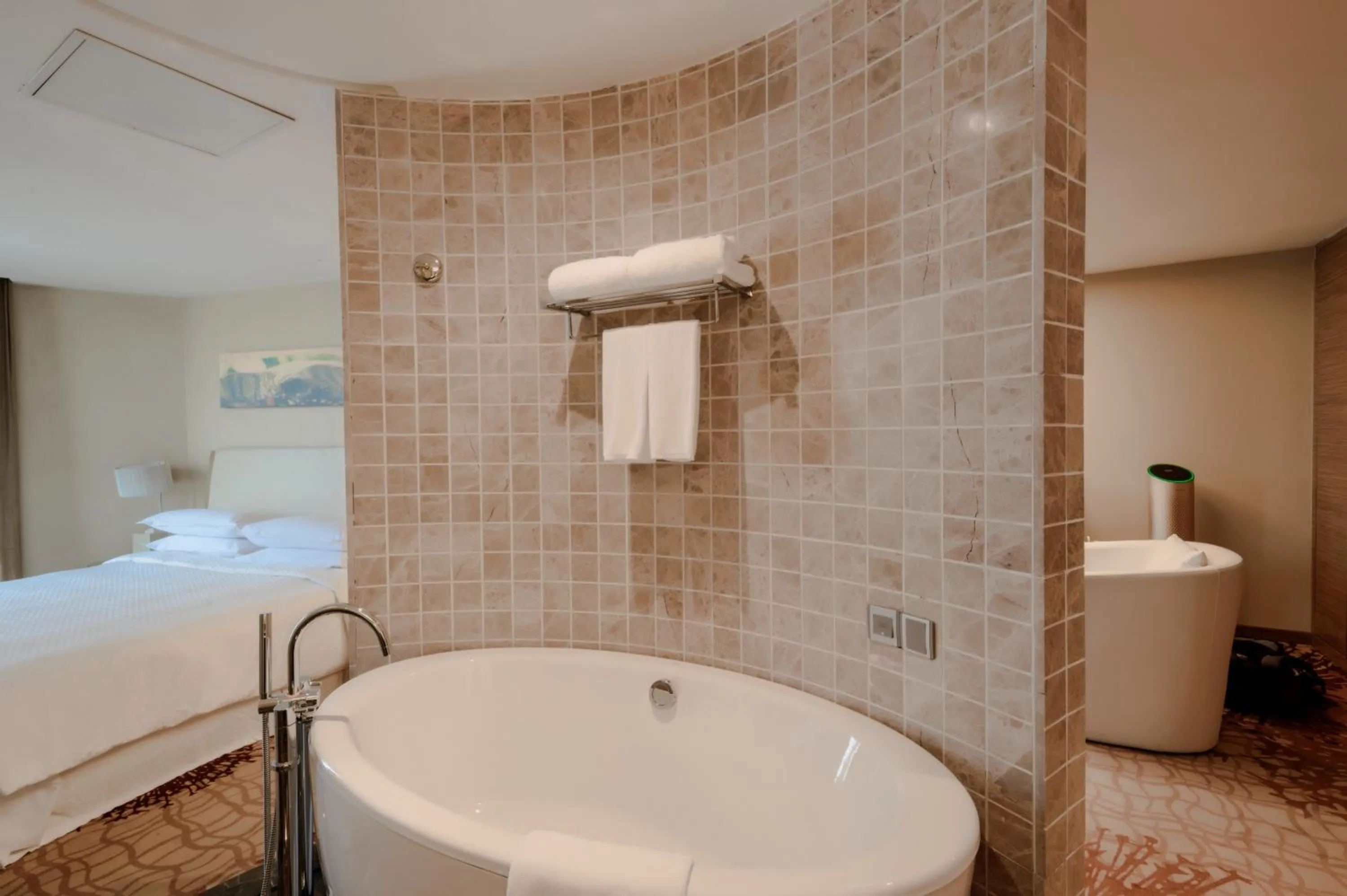 Bed in Four Points by Sheraton Qingdao, Chengyang