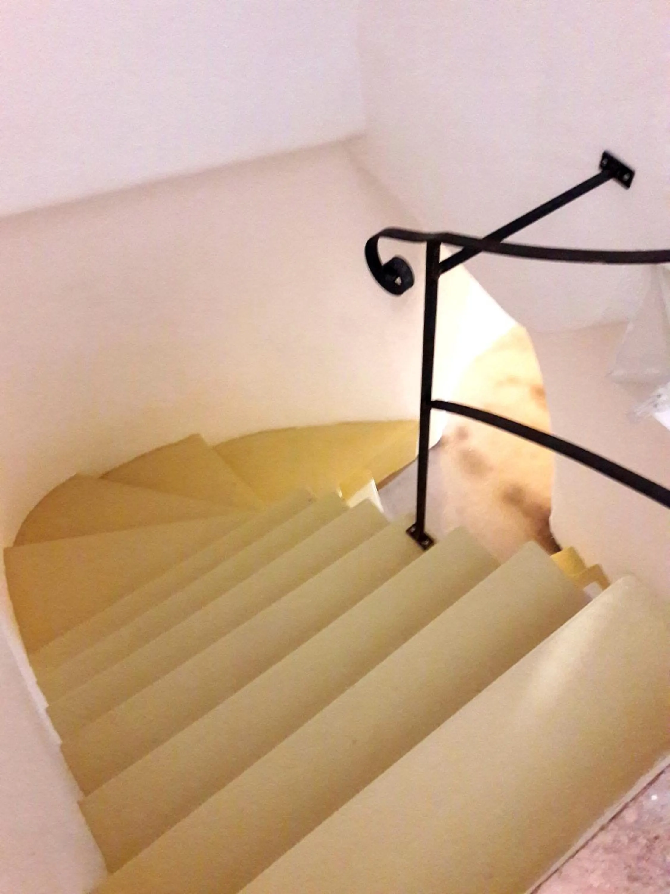 Photo of the whole room in Aquamarea