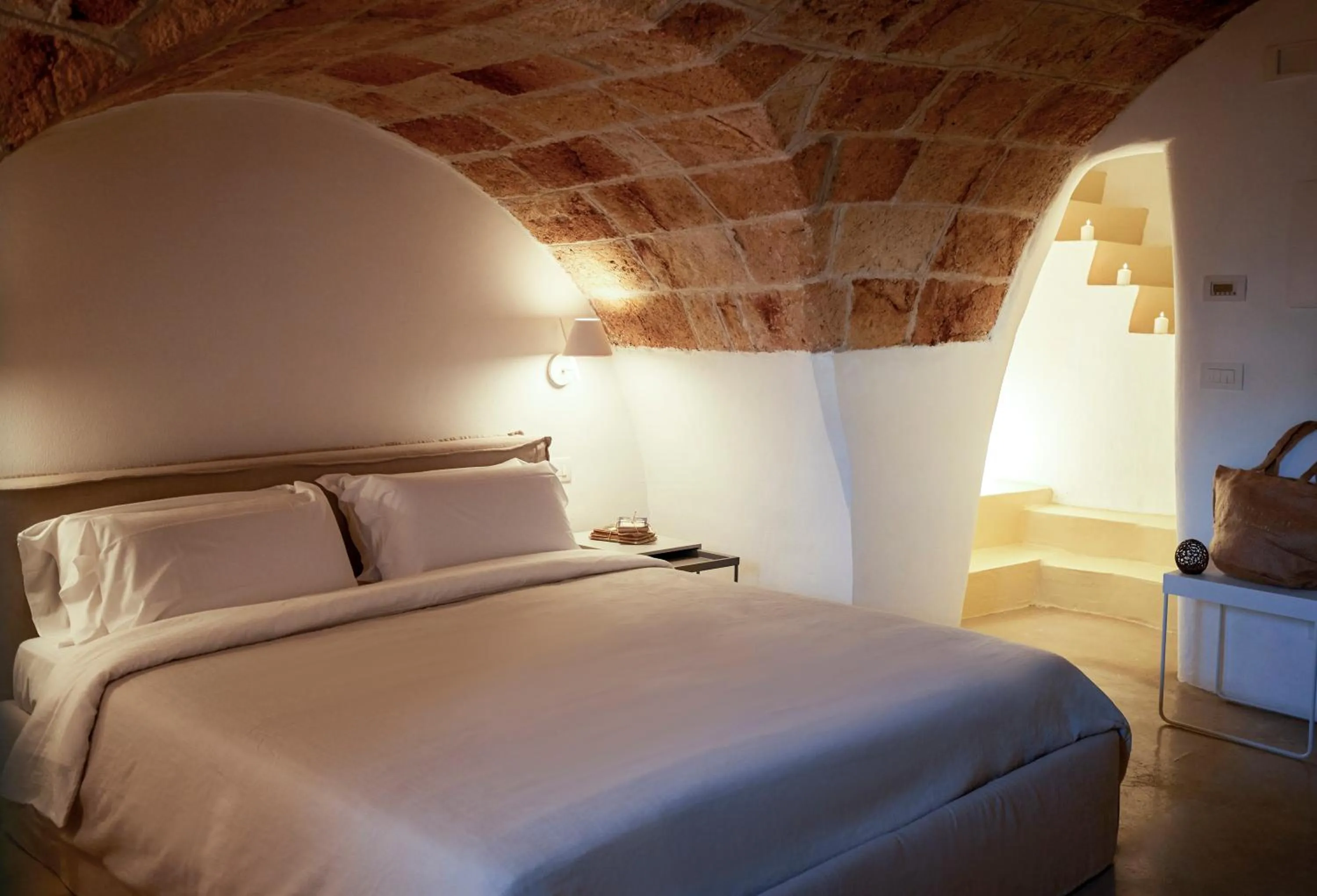 Photo of the whole room, Bed in Aquamarea