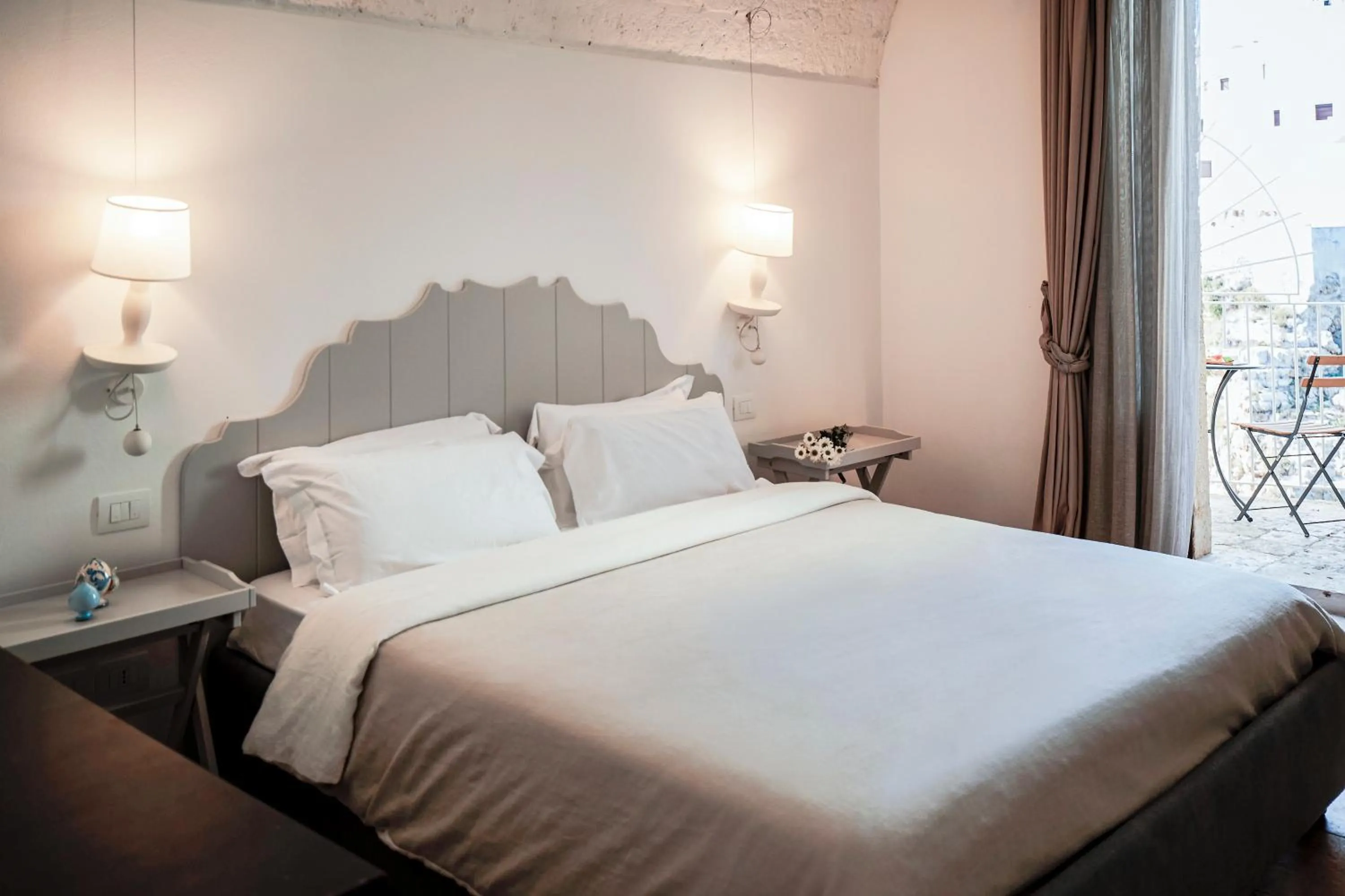 Photo of the whole room, Bed in Aquamarea