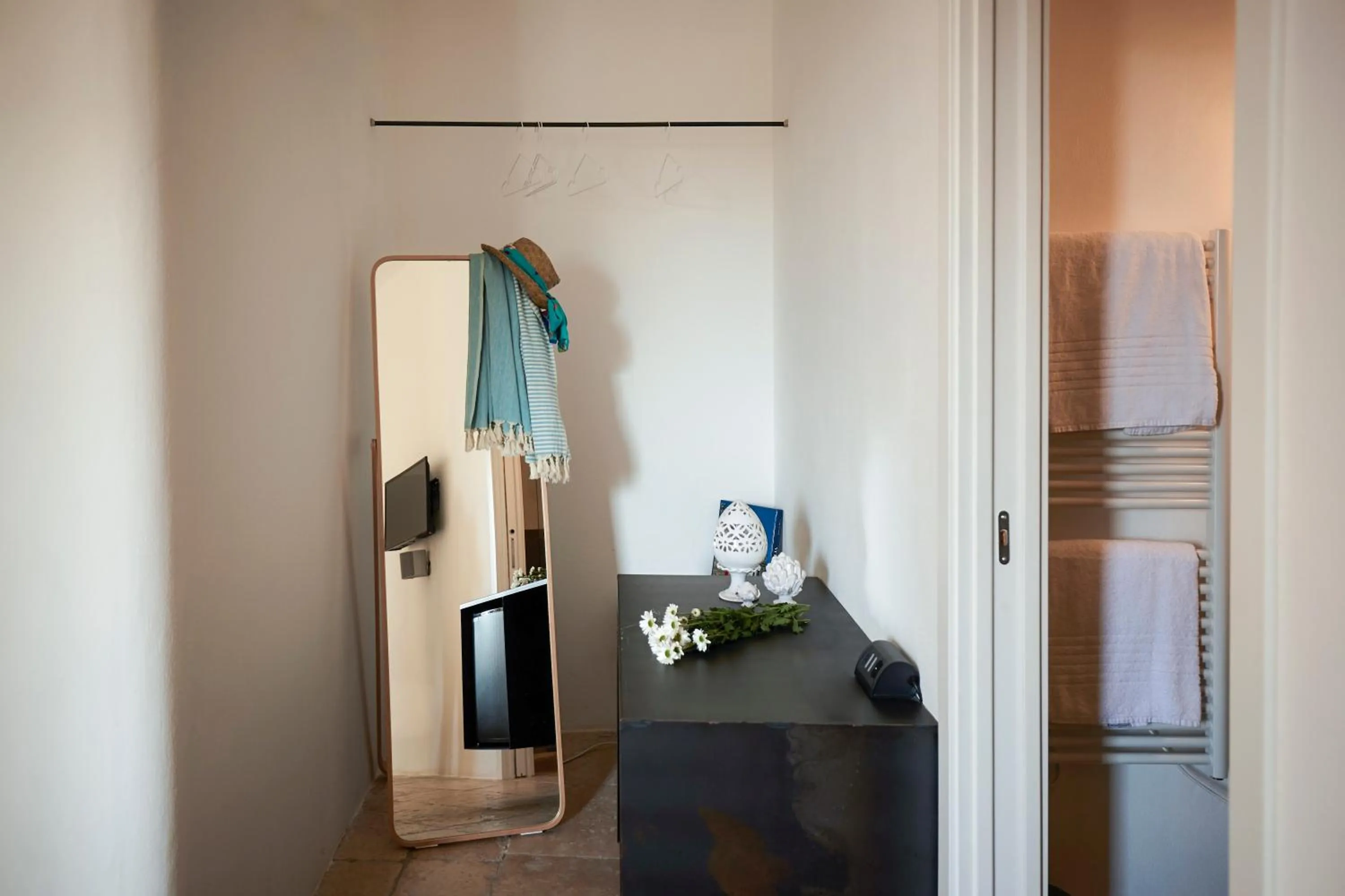 Photo of the whole room in Aquamarea