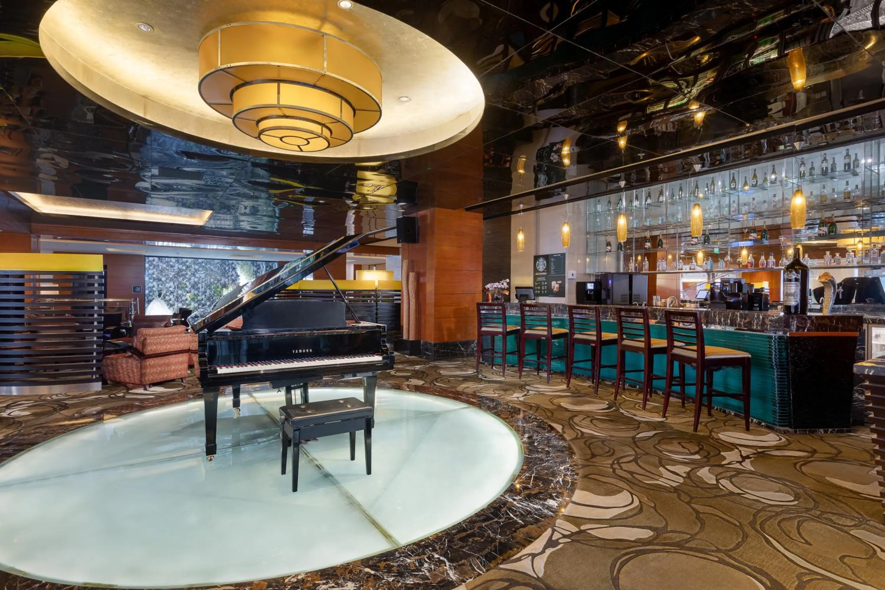 Restaurant/places to eat in Crowne Plaza Tianjin Binhai Center by IHG