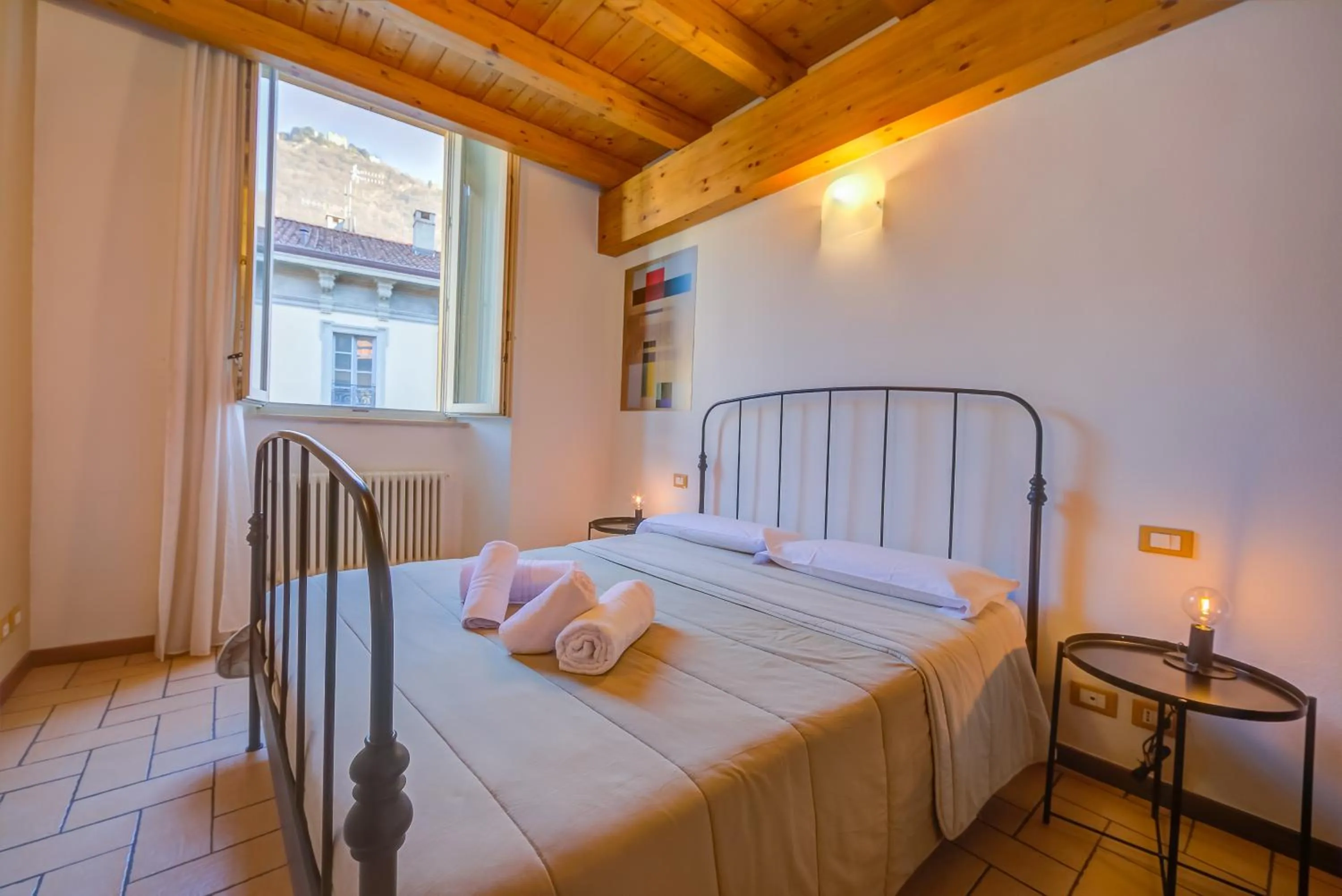 Bedroom, Bed in Le Stanze del Lago Apartments