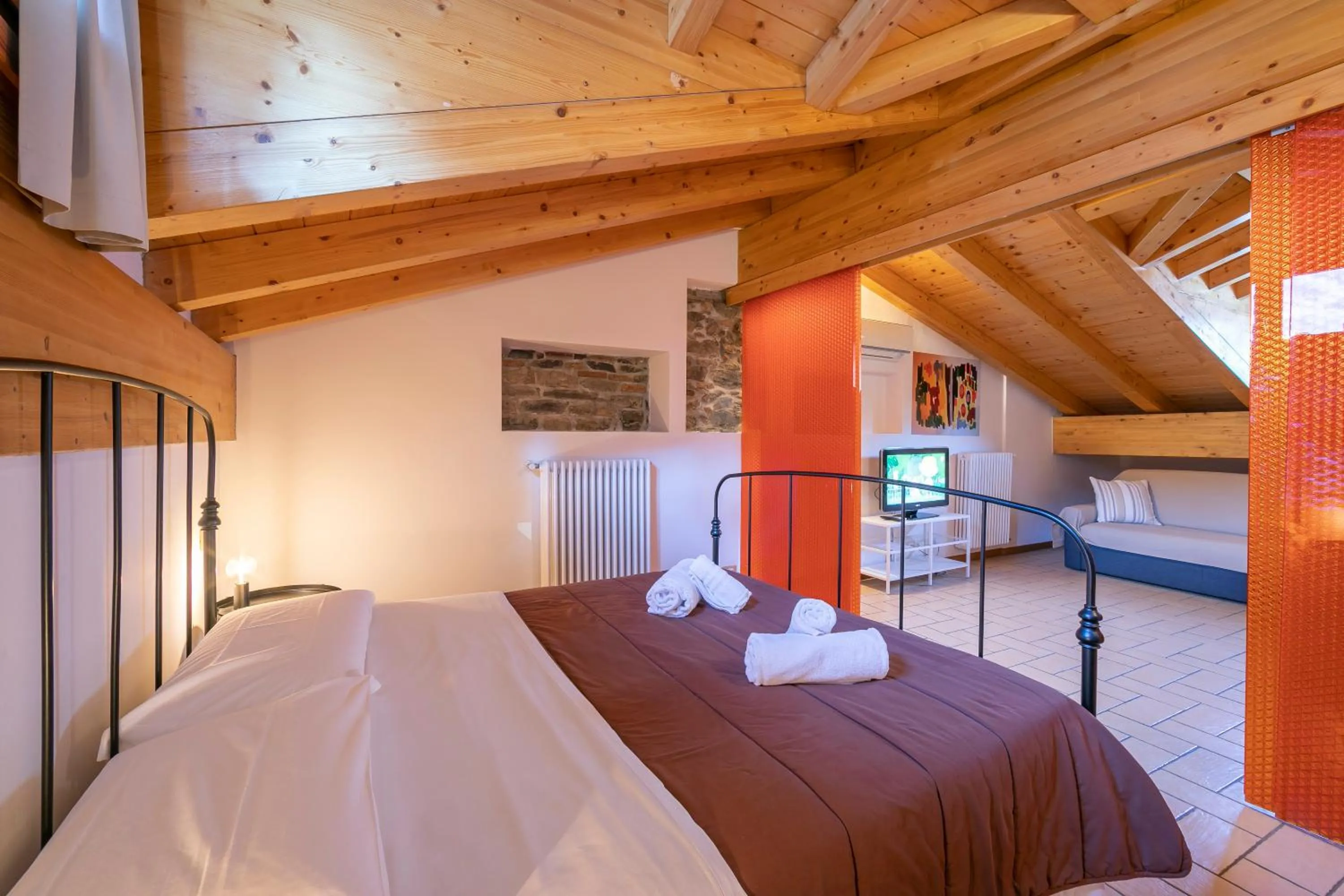 Photo of the whole room, Bed in Le Stanze del Lago Apartments