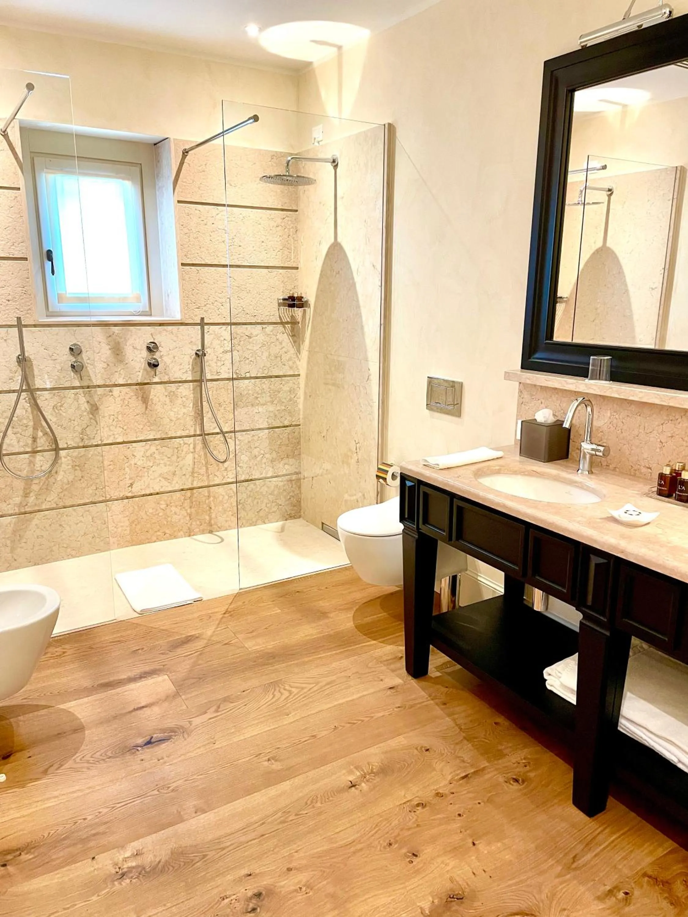 Shower in L'Andana Tenuta La Badiola