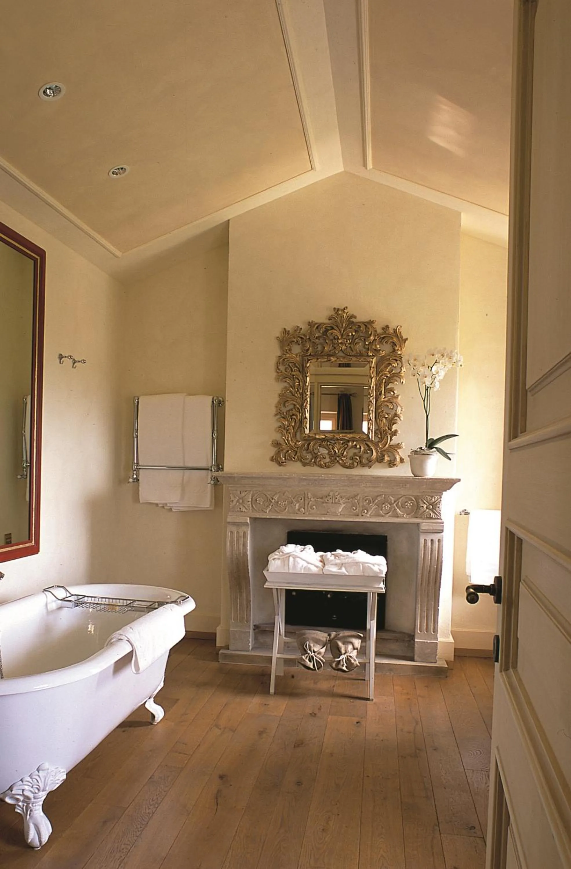 Decorative detail, Bed in L'Andana Tenuta La Badiola