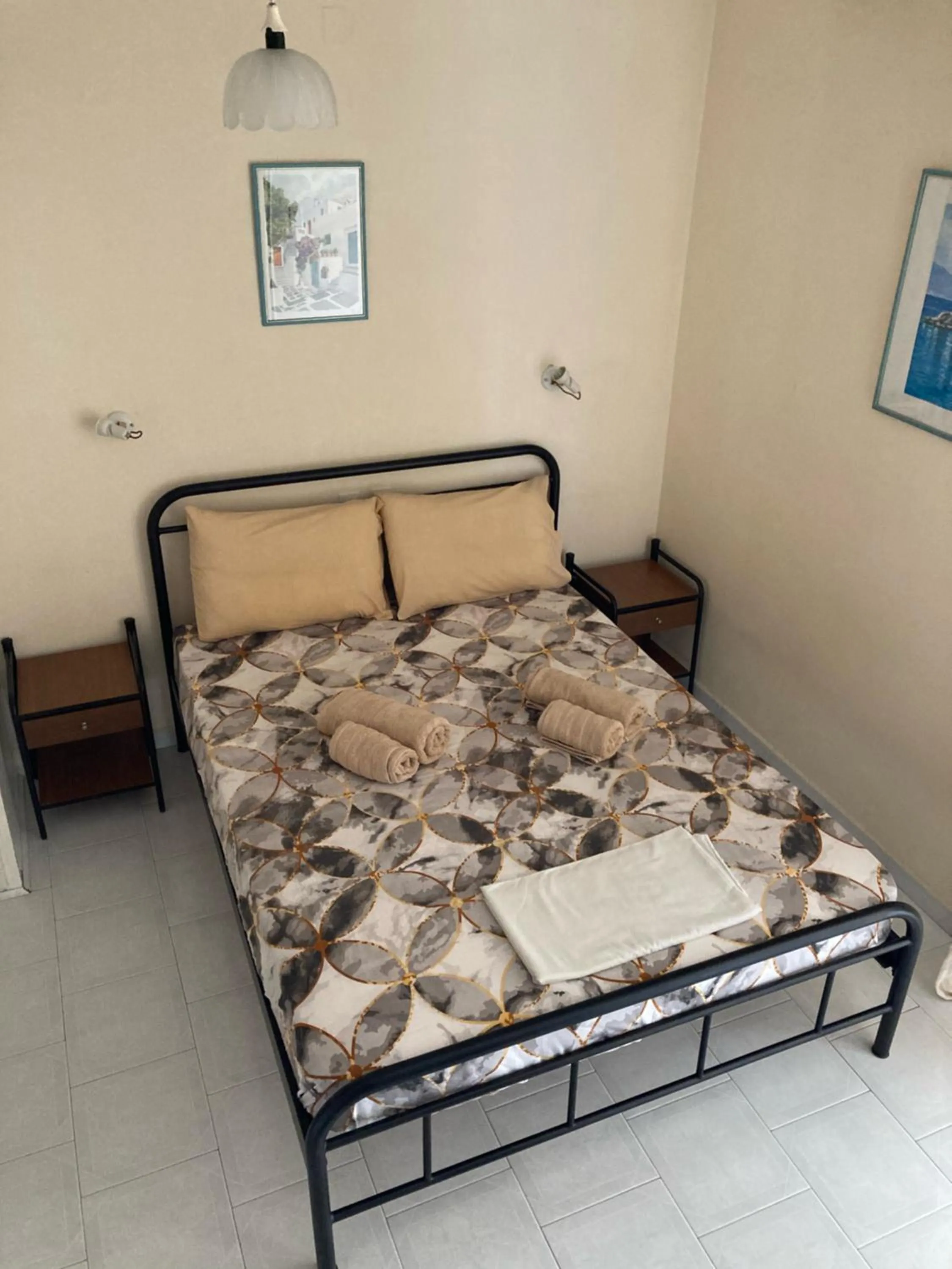 Bed in Polyxenis Rooms