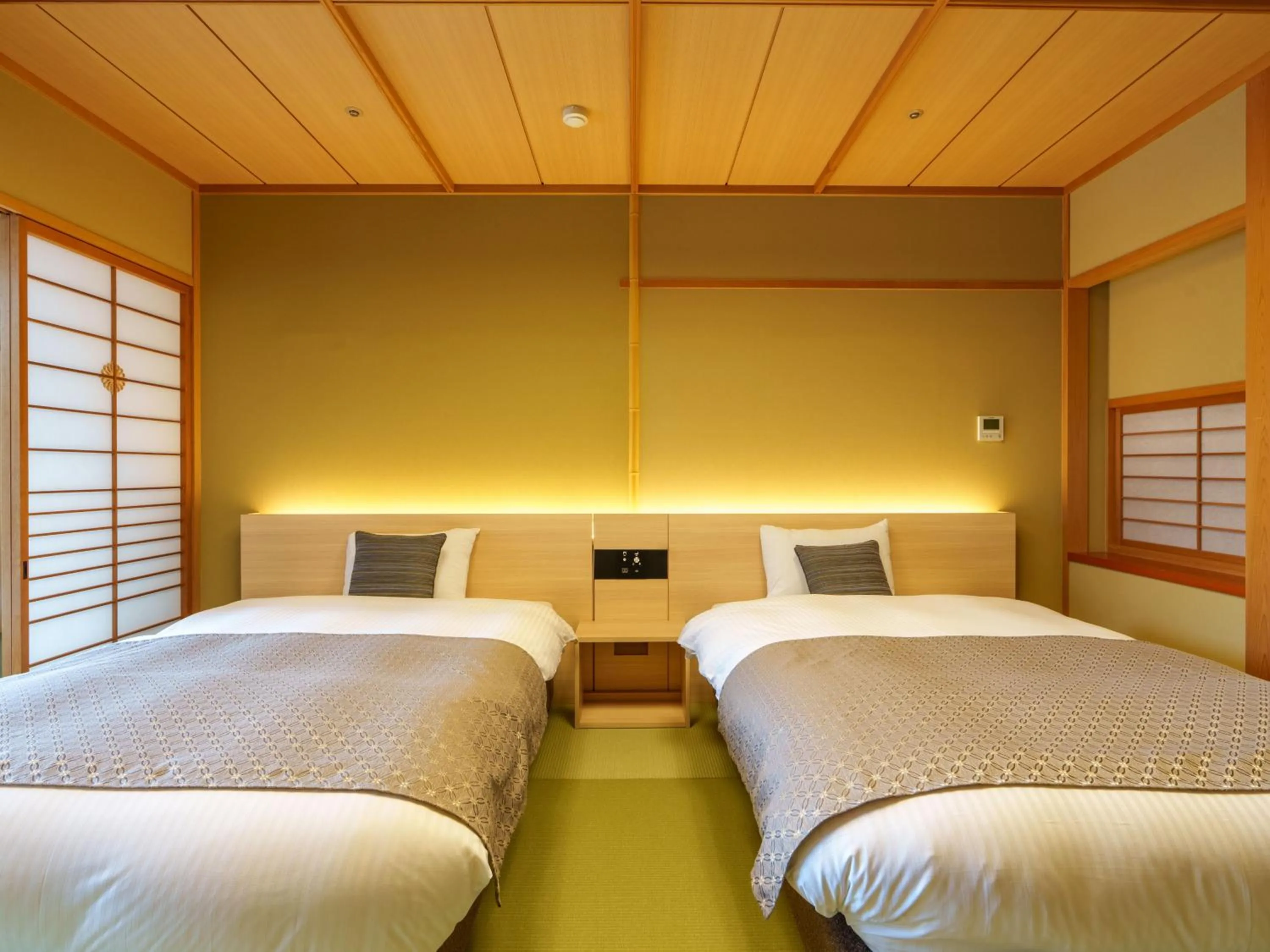 Standard Twin Room with Sea View in Kumano-bettei Nakanoshima
